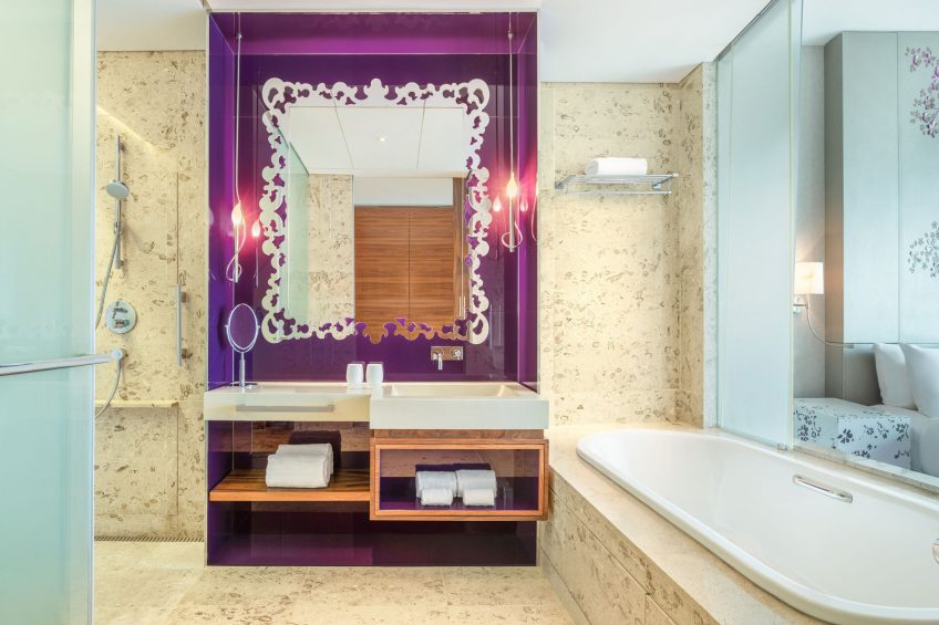 W Singapore Sentosa Cove Hotel - Singapore - Guest Bathroom