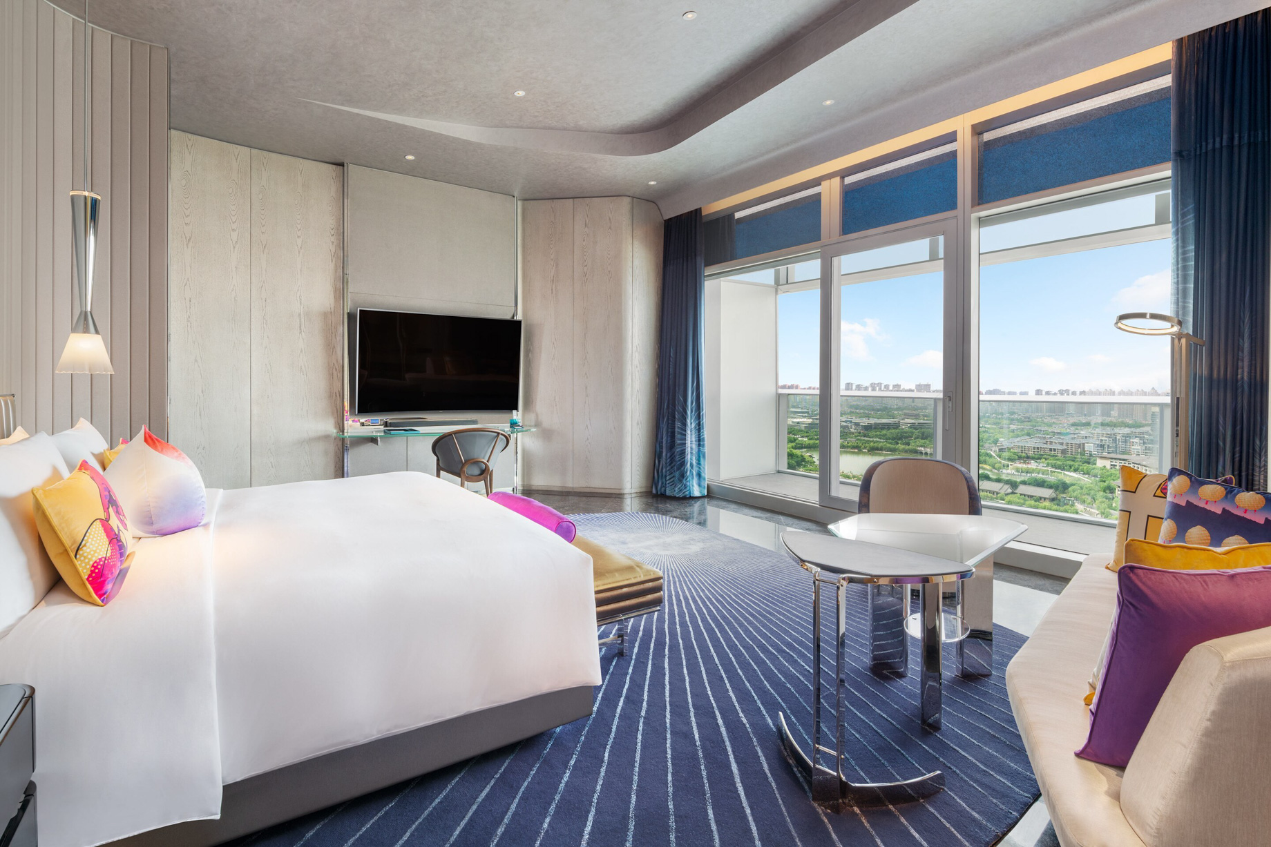 036 – W Xi’an Hotel – Xi’an, Shaanxi Province, China – WOW King Suite Bedroom