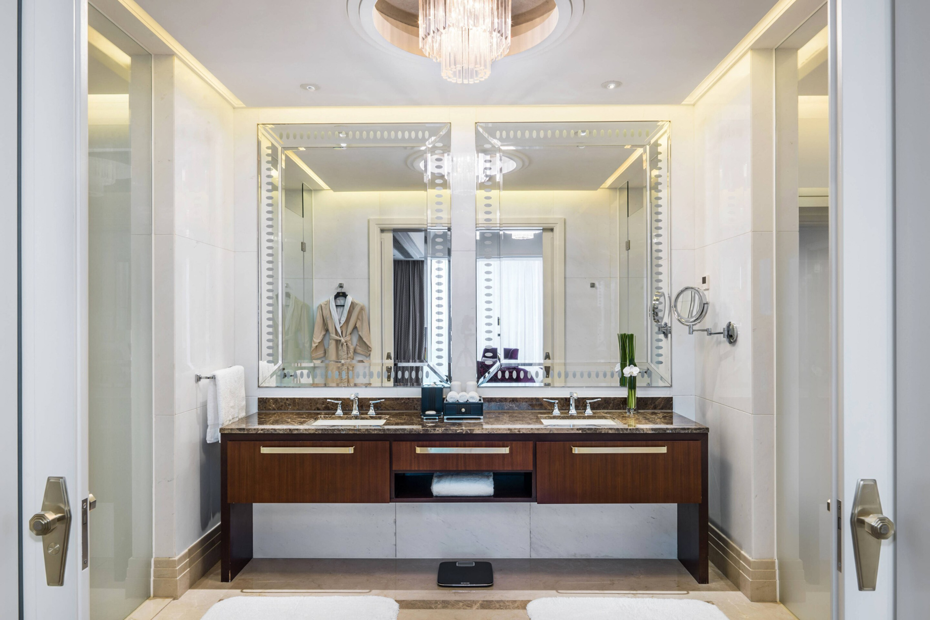 The St. Regis Chengdu Hotel – Chengdu, Sichuan, China – Governor Suite Bathroom