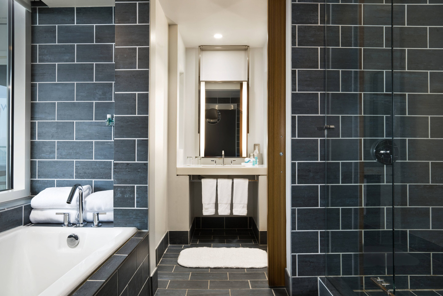 W Dallas Victory Hotel – Dallas, TX, USA – Cool Corner Guest Room Bathroom