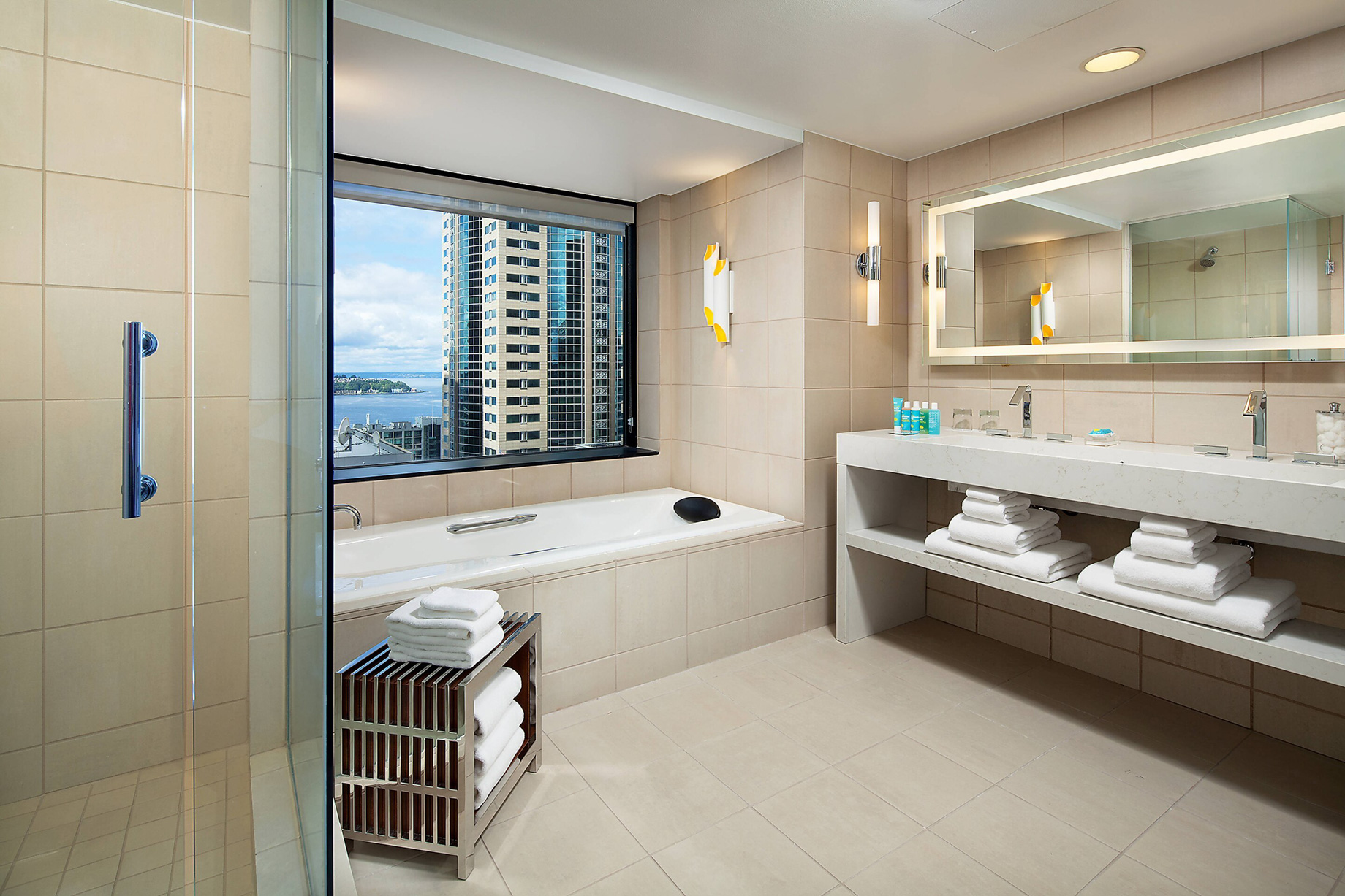 W Seattle Hotel – Seattle, WA, USA – Extreme WOW Suite Bathroom