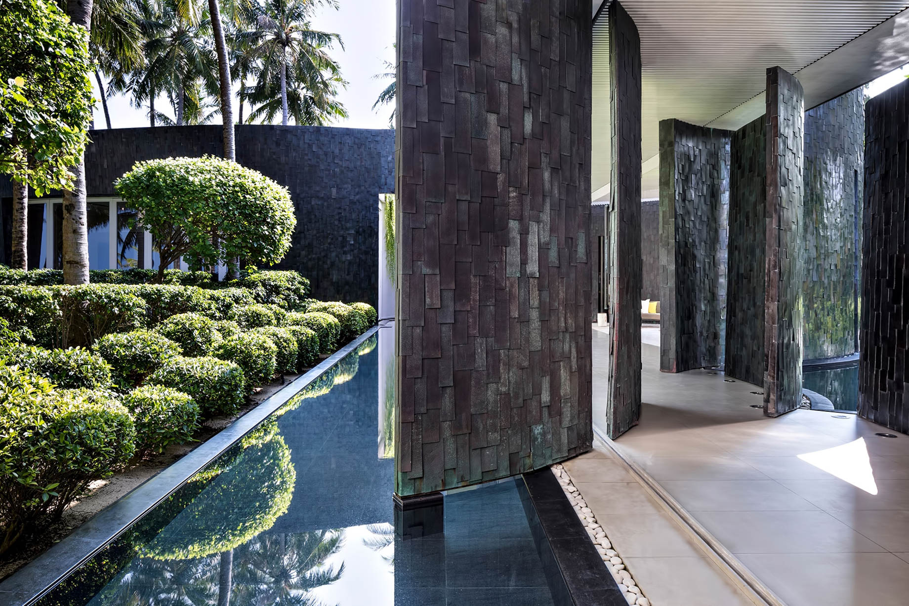 Cheval Blanc Randheli Resort - Noonu Atoll, Maldives - Alchemist Lounge