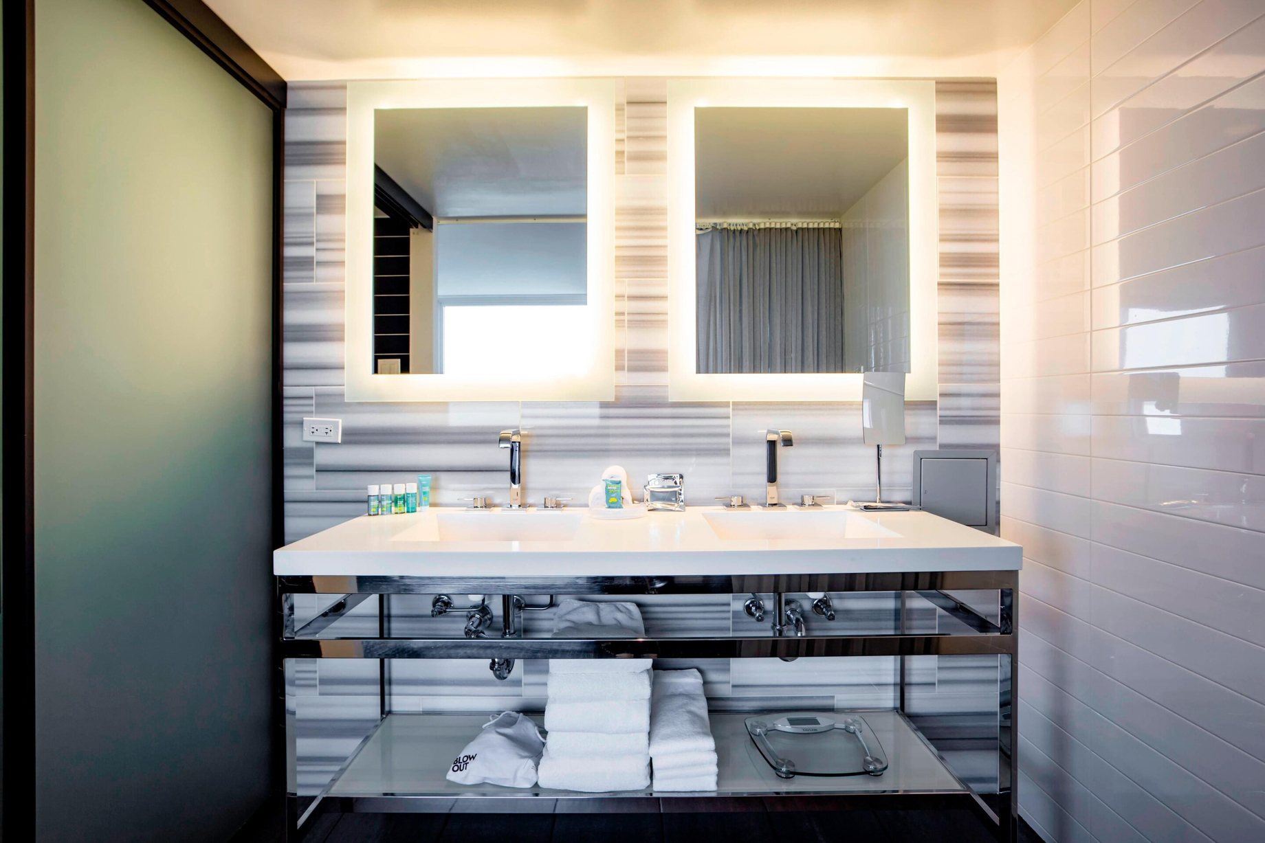 W Chicago Lakeshore Hotel – Chicago, IL, USA – Marvelous Suite Bathroom Vanity