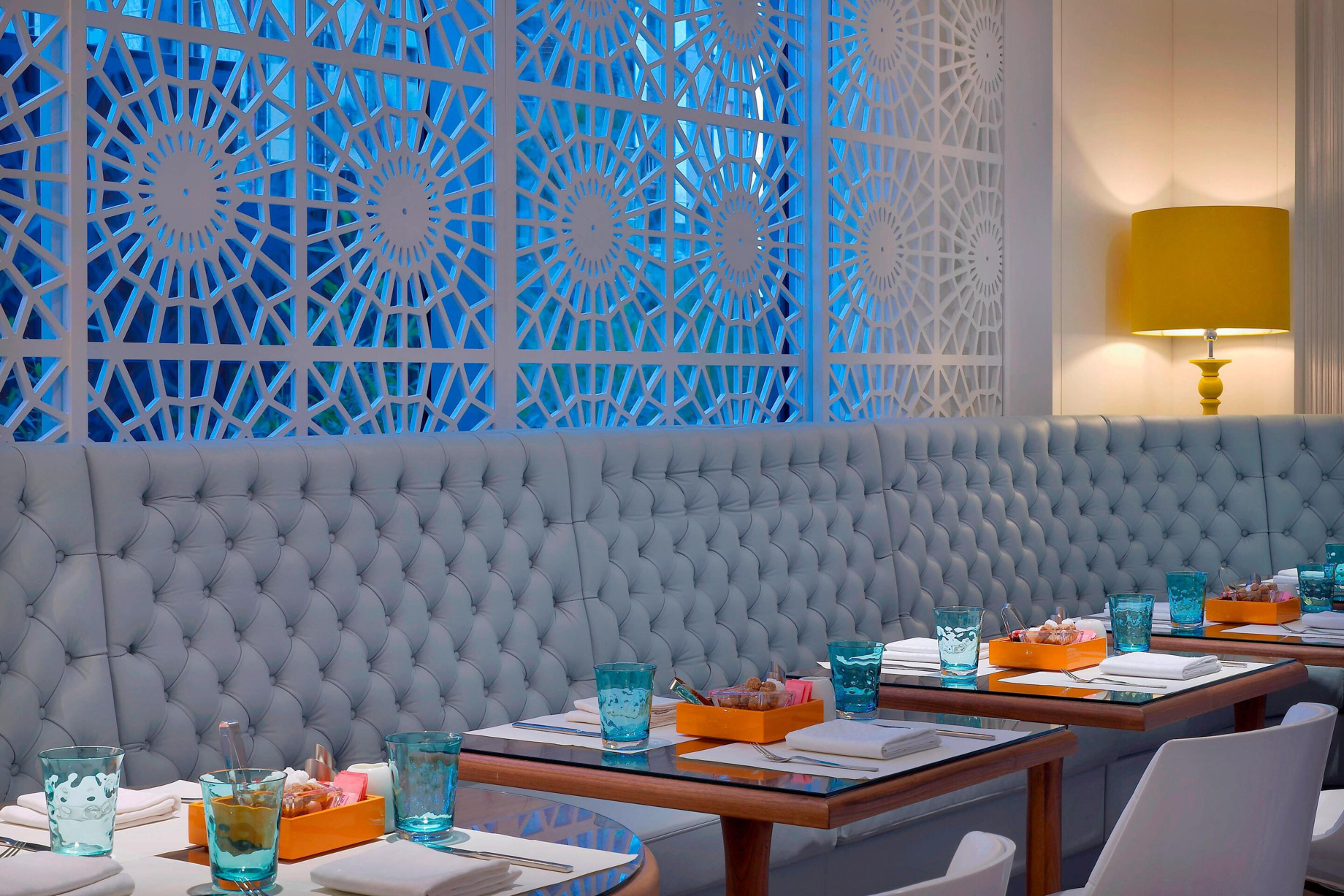 W Doha Hotel – Doha, Qatar – W Cafe Seating