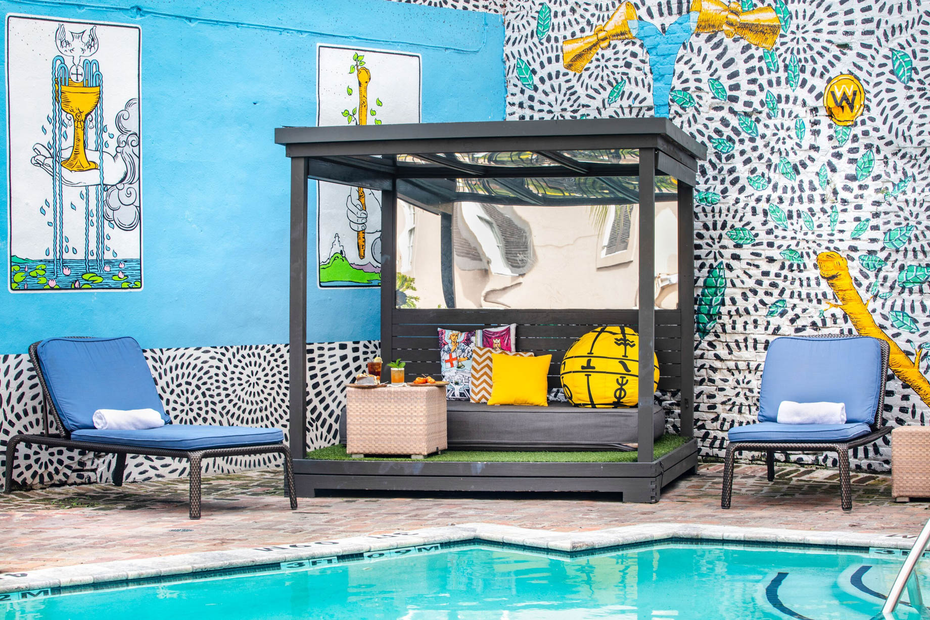 W New Orleans French Quarter Hotel – New Orleans, LA, USA – WET Deck Courtyard Pool Chairs
