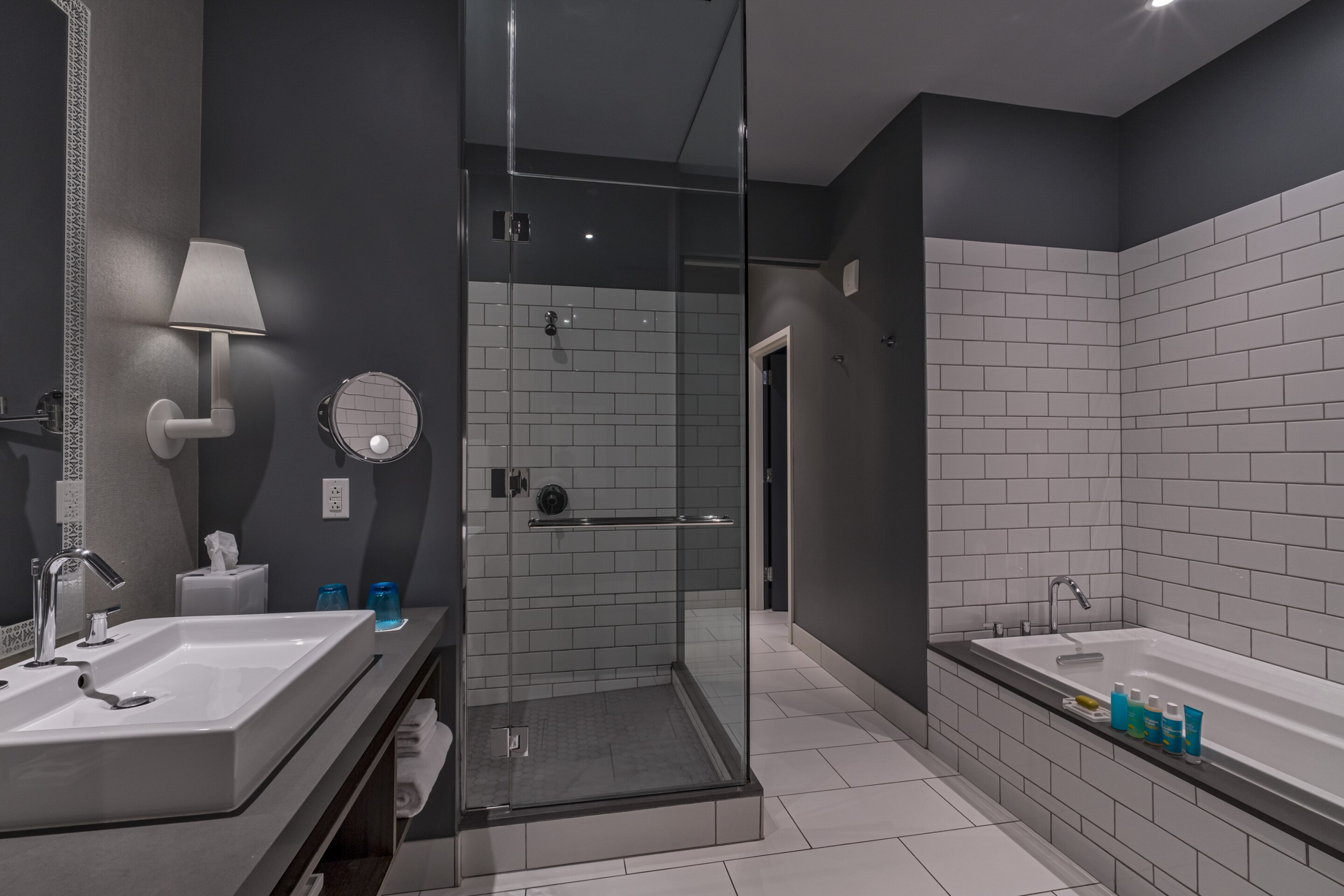 W Austin Hotel – Austin, TX, USA – Fantastic Suite Bathroom