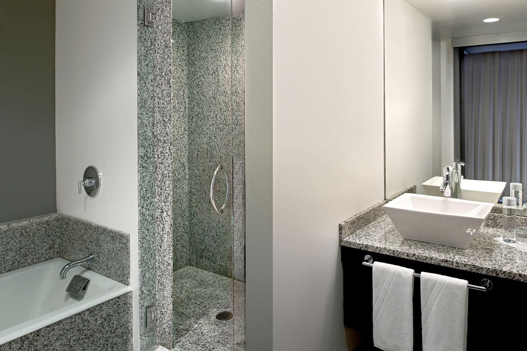 W Boston Hotel – Boston, MA, USA – Cool Corner Guest Bathroom