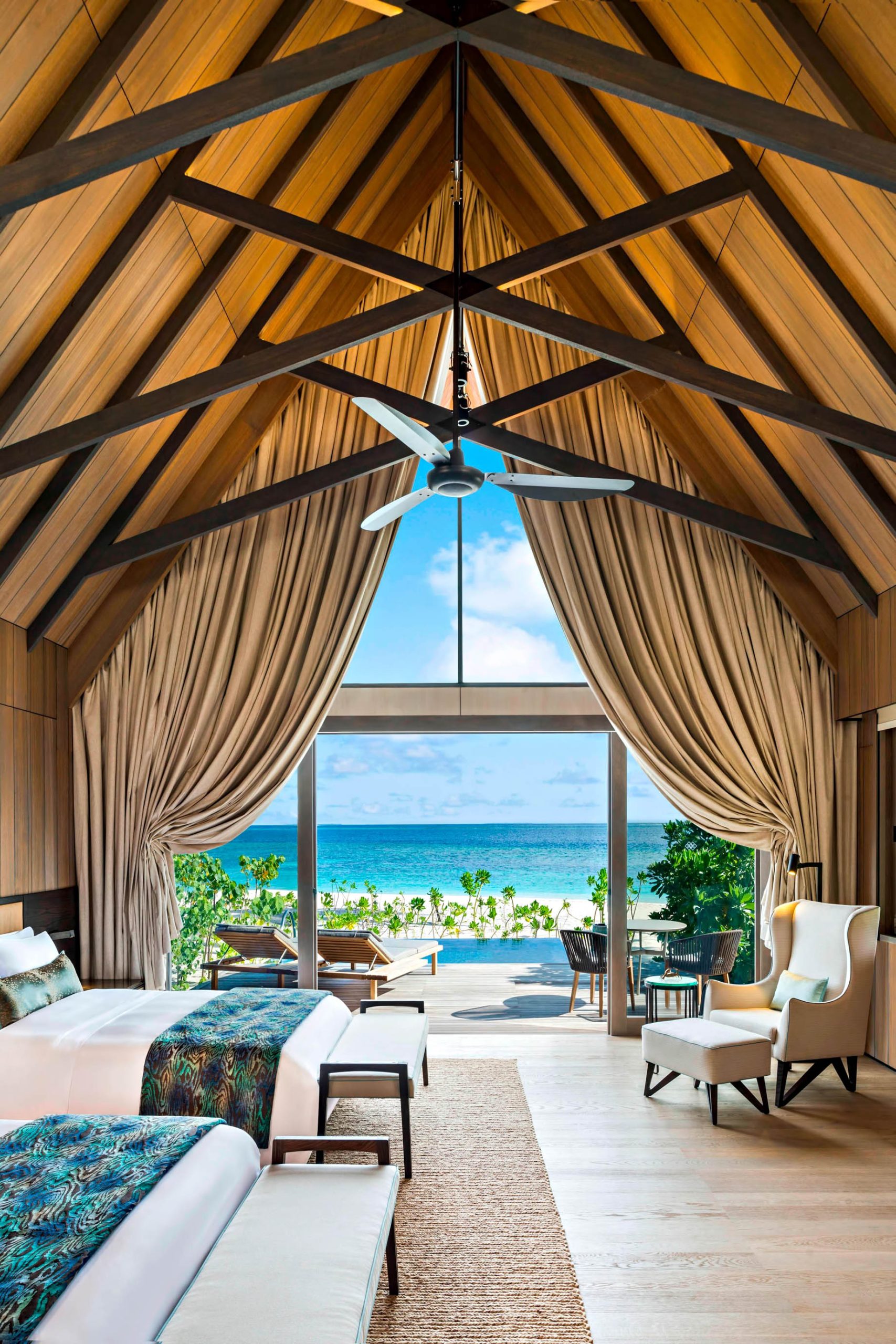 The St. Regis Maldives Vommuli Resort – Dhaalu Atoll, Maldives – Caroline Astor Estate Guest Room