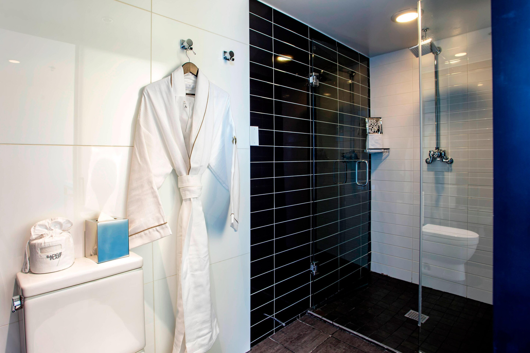 W Chicago Lakeshore Hotel – Chicago, IL, USA – Marvelous Suite Bathroom