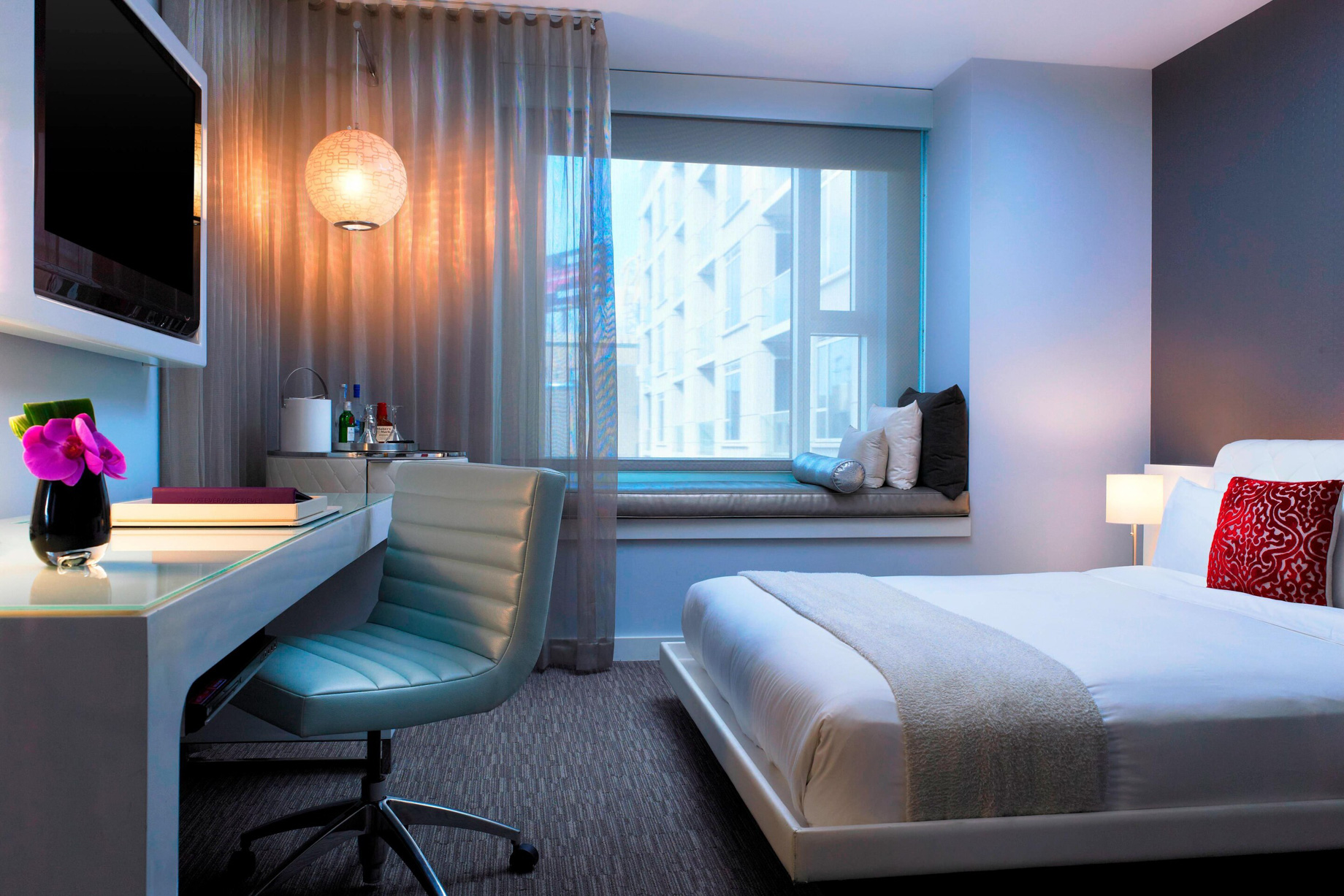 W Hollywood Hotel - Hollywood, CA, USA - Spectacular Room