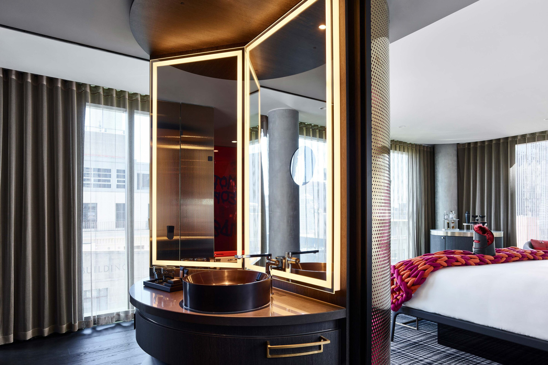 W Melbourne Hotel - Melbourne, Australia - Mega Room Bathroom