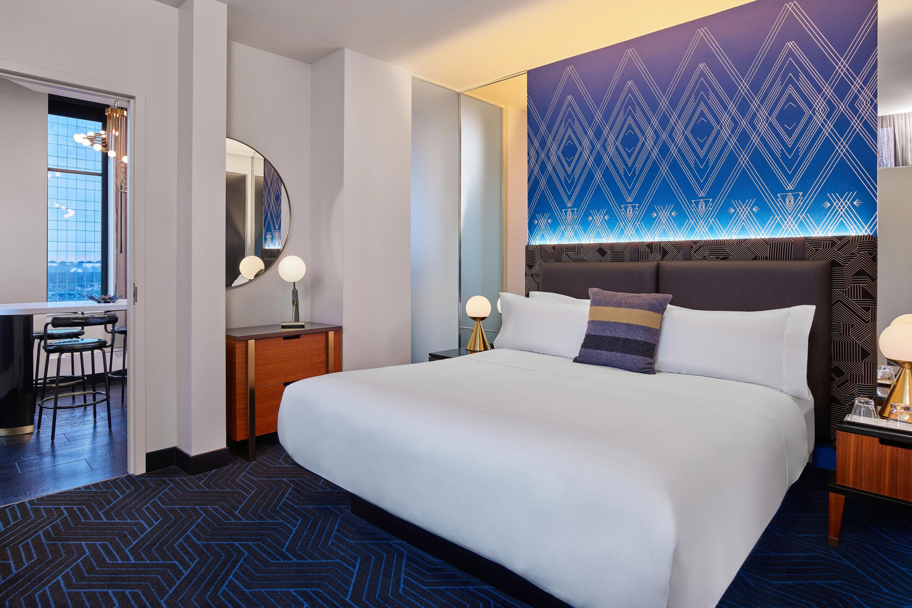 W Minneapolis The Foshay Hotel – Minneapolis, MN, USA – Fantastic Suite Bedroom