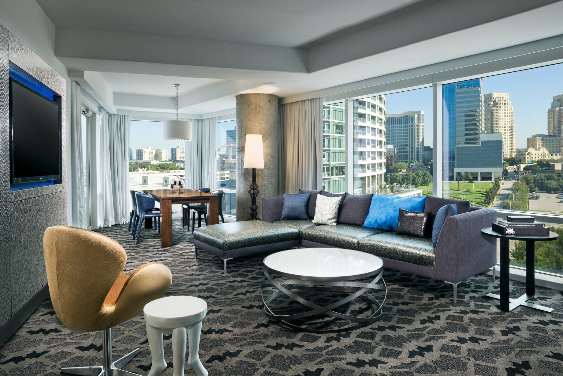 W Dallas Victory Hotel – Dallas, TX, USA – Wow Terrace King Suite Living Area