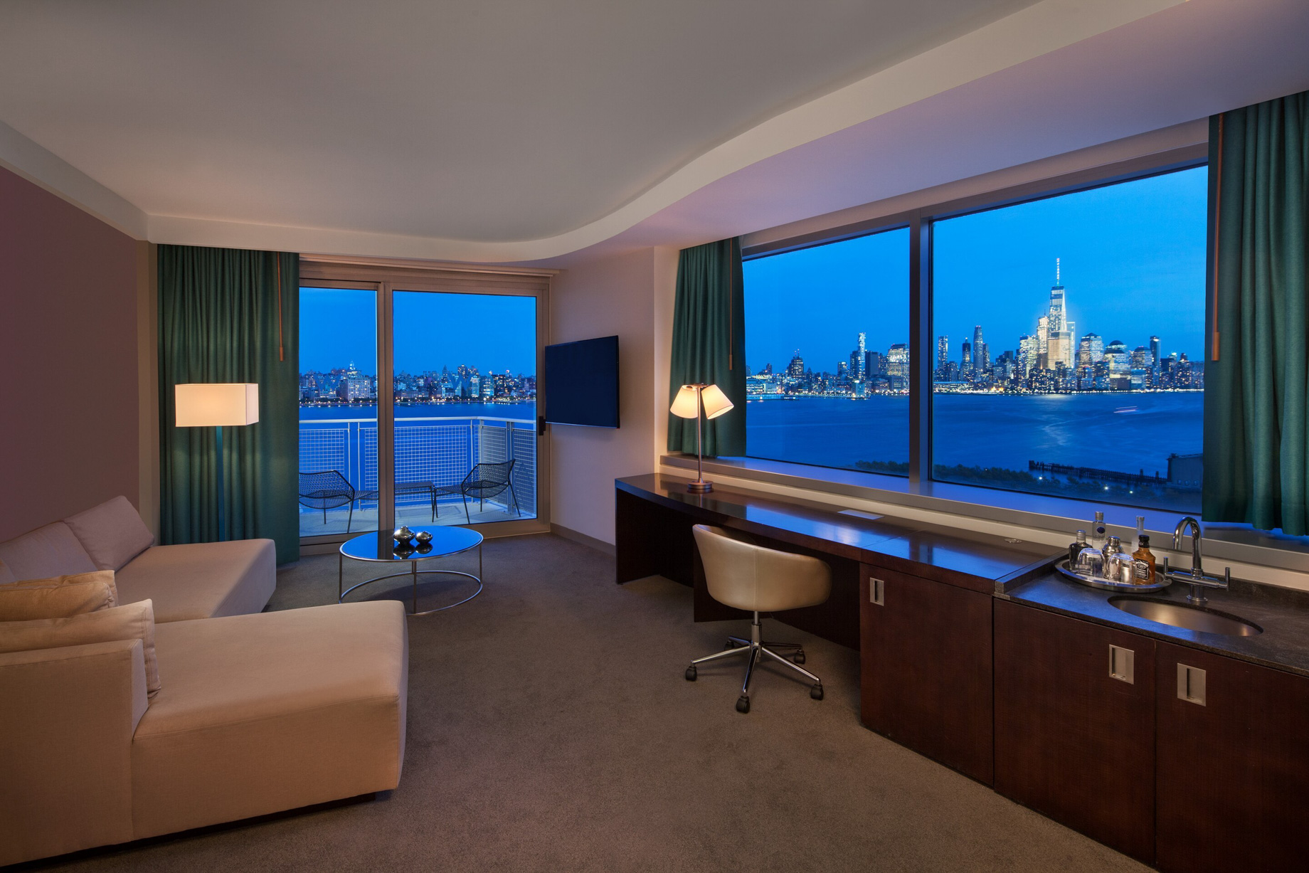 W Hoboken Hotel – Hoboken, NJ, USA – Fantastic Suite Living Room