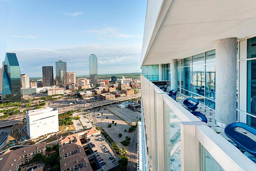 W Dallas Victory Hotel - Dallas, TX, USA - Altitude Terrace City View Day