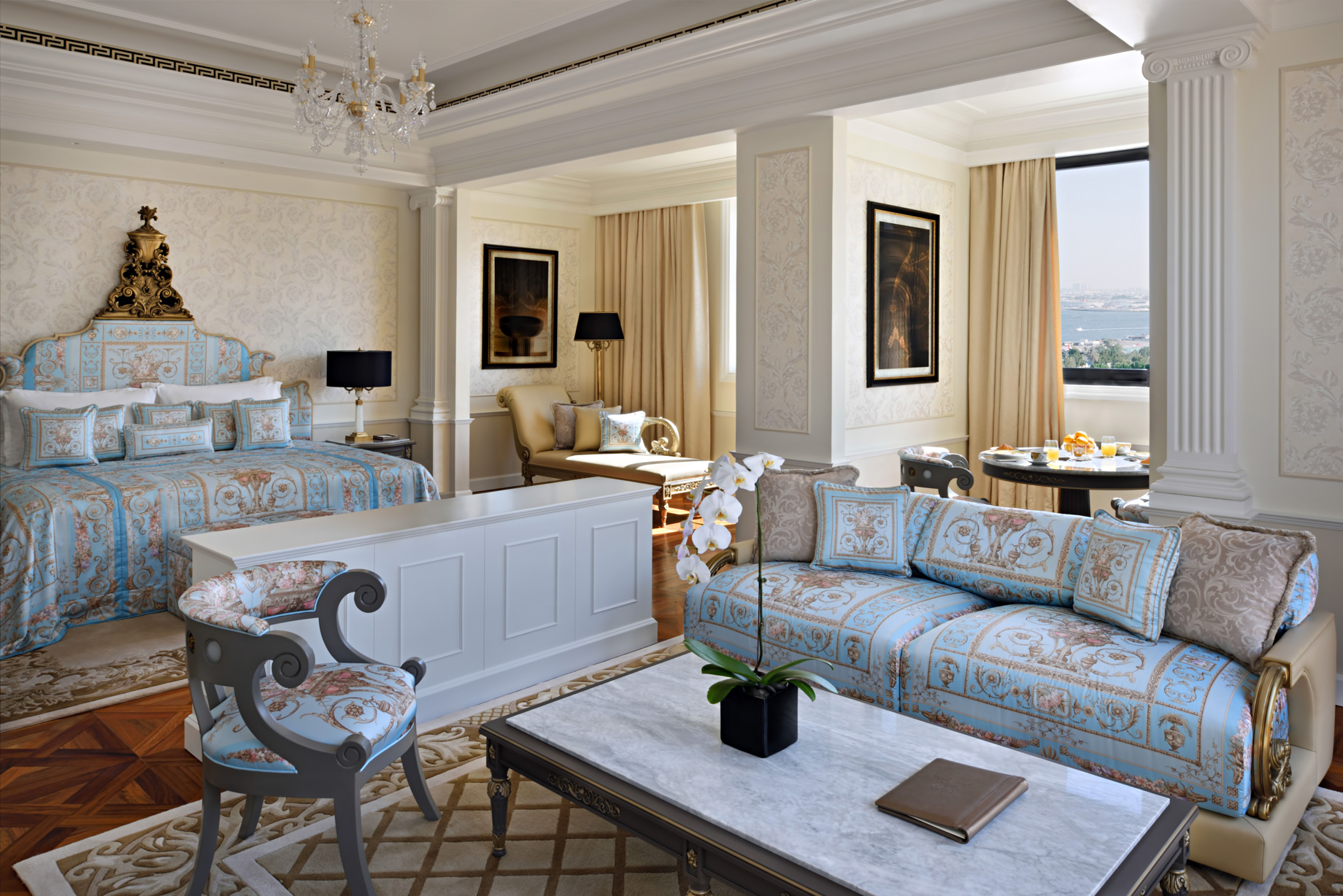 Palazzo Versace Dubai Hotel - Jaddaf Waterfront, Dubai, UAE - Imperial Suite Bedroom