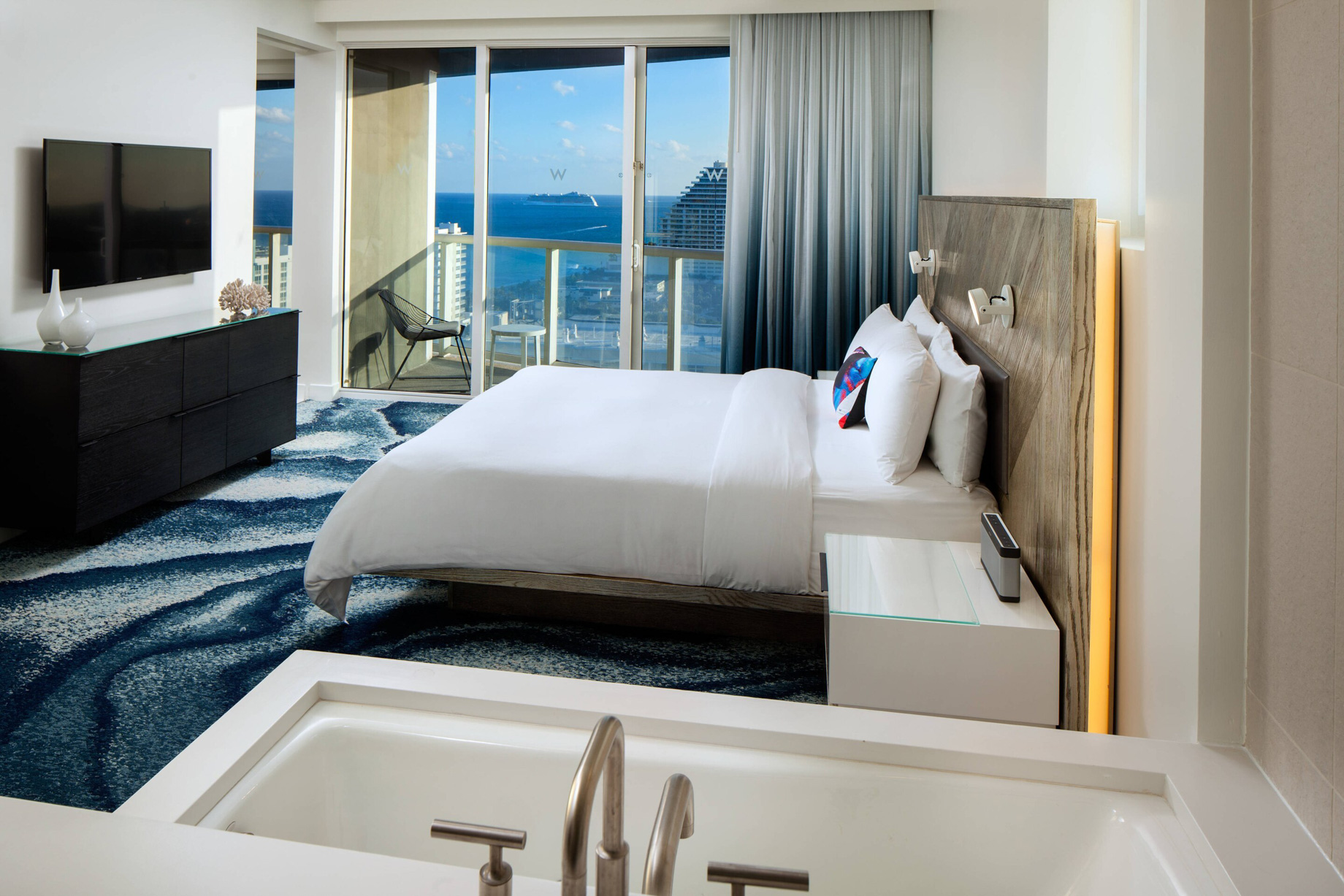 W Fort Lauderdale Hotel – Fort Lauderdale, FL, USA – Spectacular 1 Bedroom Residential Suite Bedroom