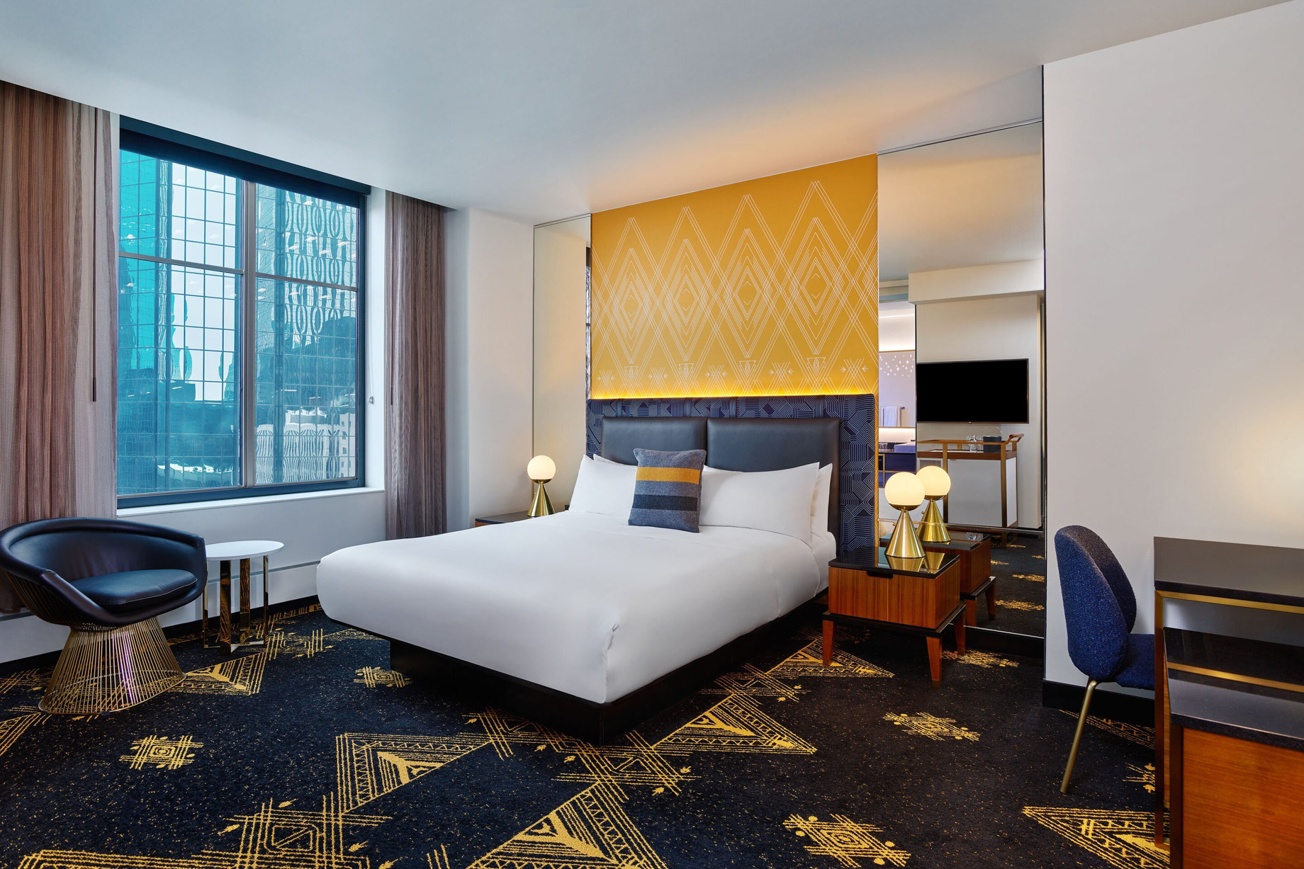 W Minneapolis The Foshay Hotel – Minneapolis, MN, USA – Spectacular Guest Room
