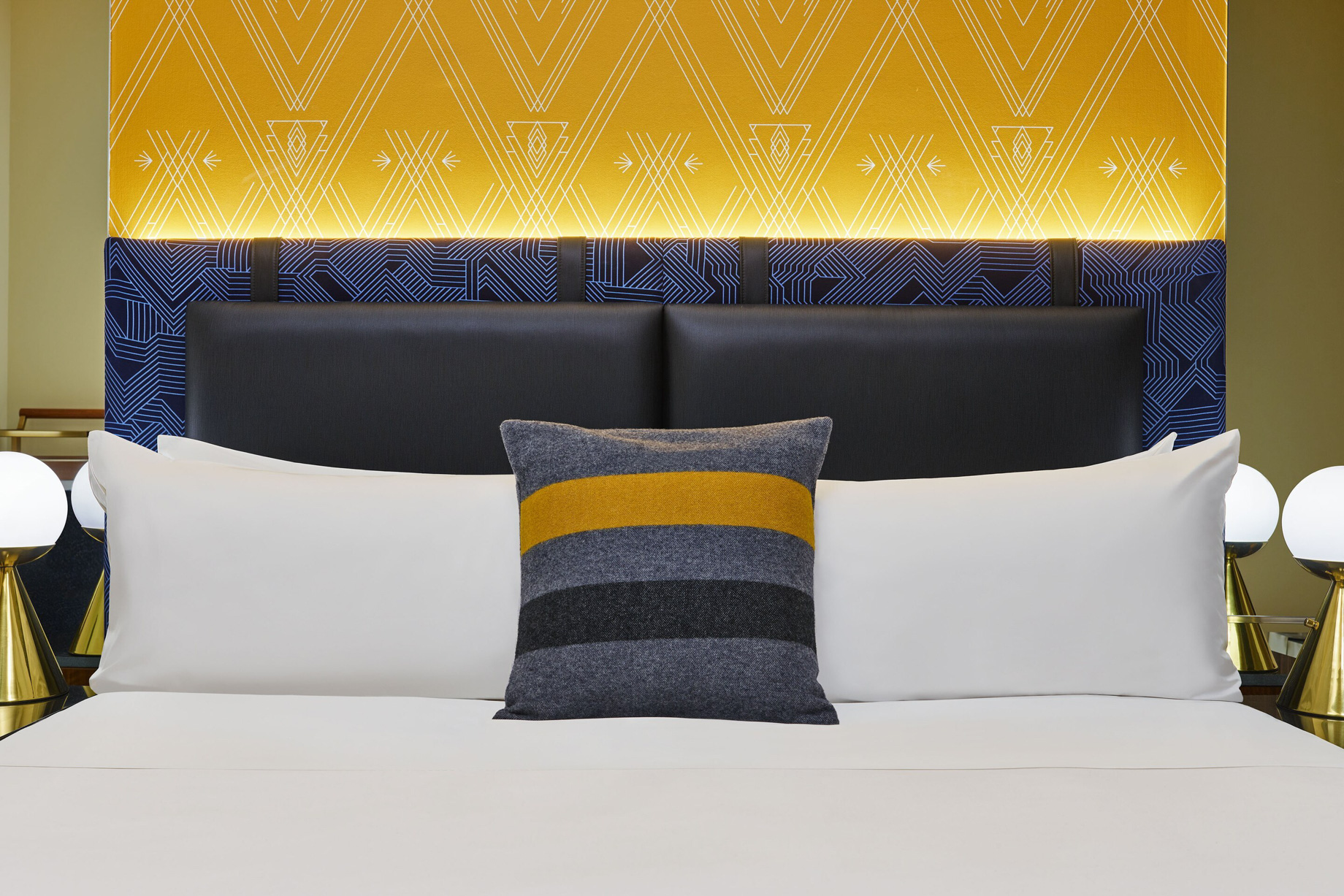 W Minneapolis The Foshay Hotel - Minneapolis, MN, USA - Guest Room King