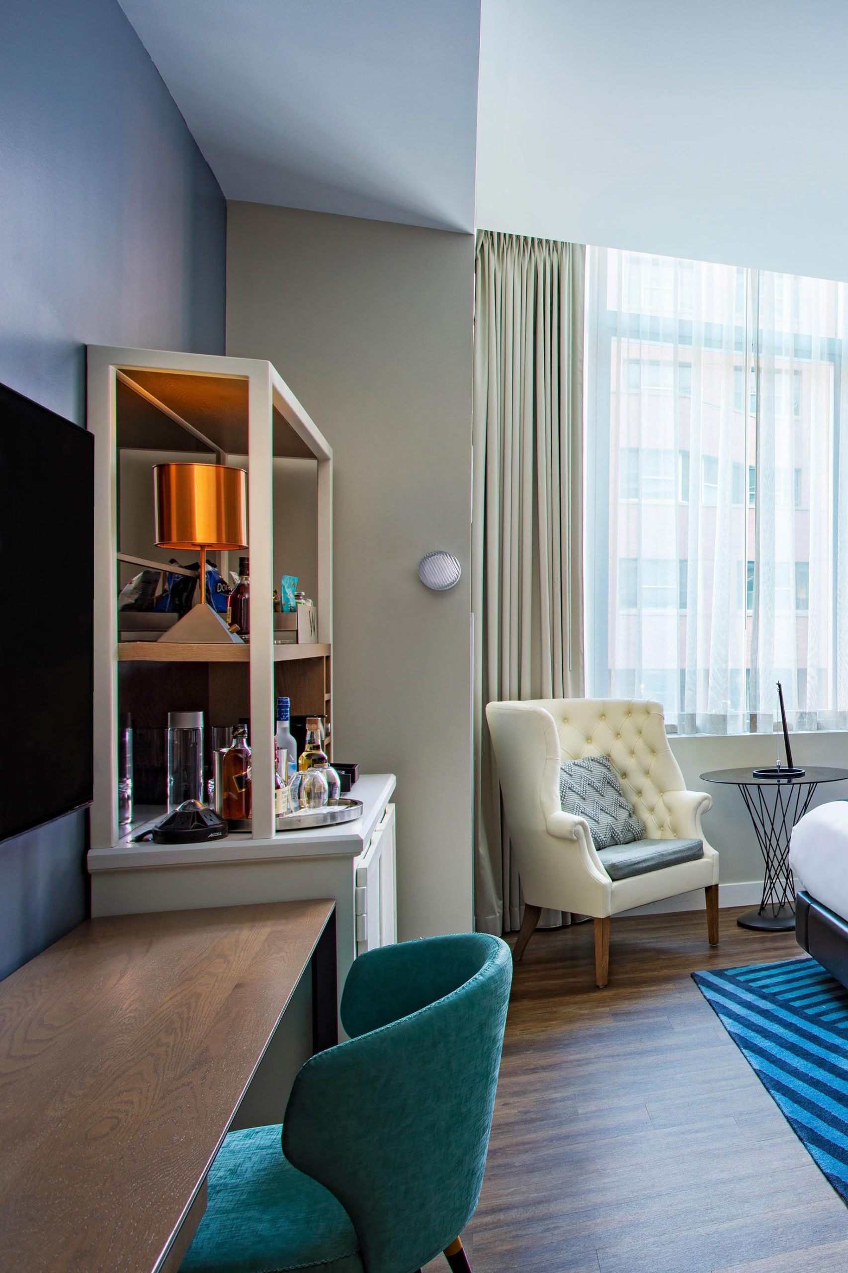 W Boston Hotel – Boston, MA, USA – Fabulous Guest Room Desk