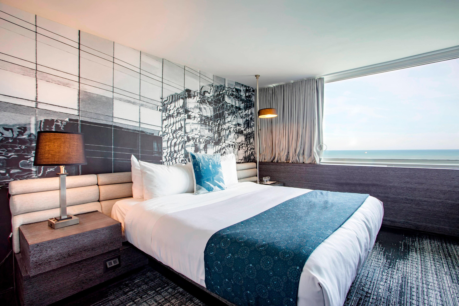 W Chicago Lakeshore Hotel - Chicago, IL, USA - Spectacular Accessible Guest Room View