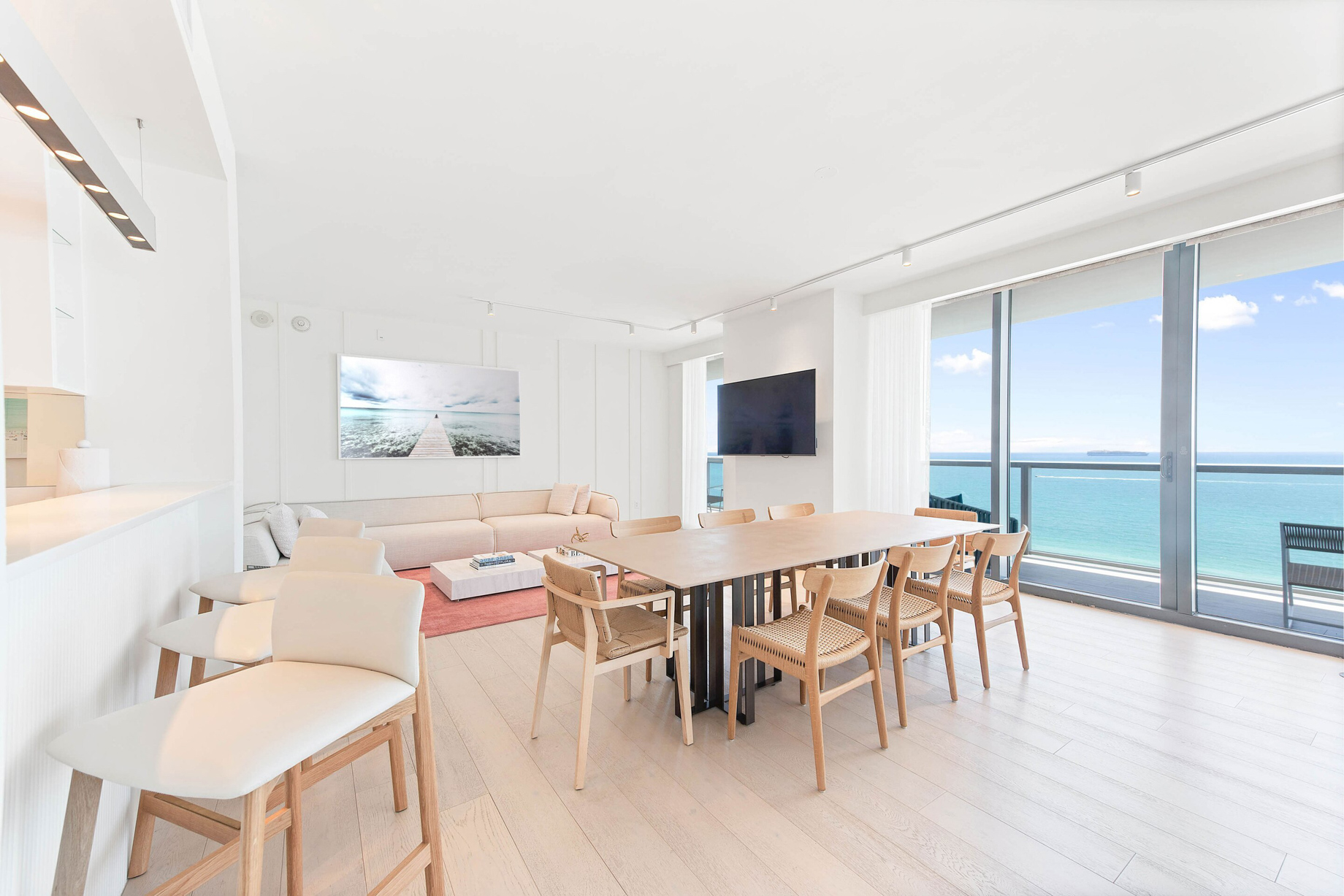 W South Beach Hotel – Miami Beach, FL, USA – E Wow Oceanfront Suite Dining Area