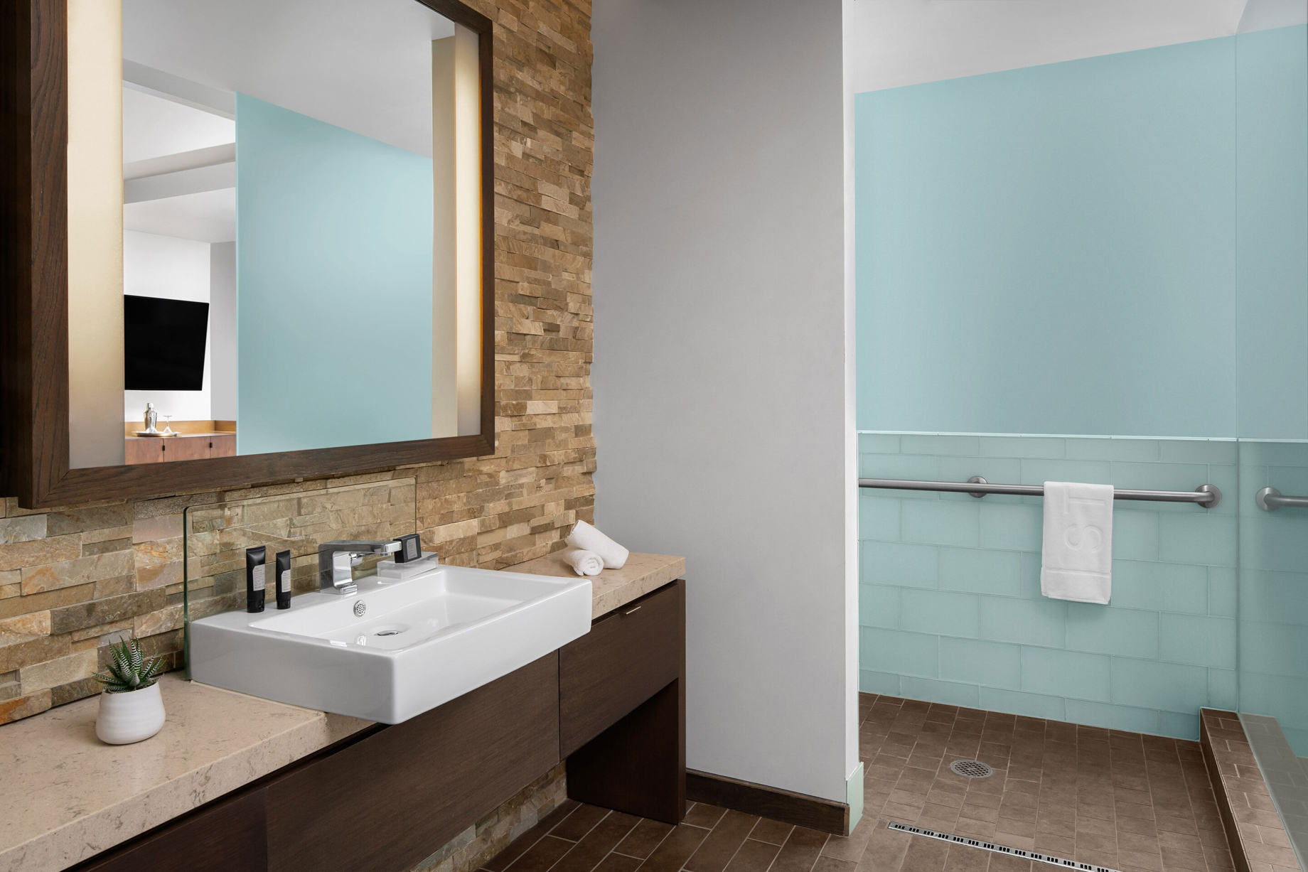 W Scottsdale Hotel – Scottsdale, AZ, USA – Spa Suite Accessible Bathroom