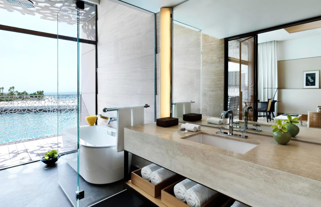 Bvlgari Resort Dubai - Jumeira Bay Island, Dubai, UAE - Guest Suite Bathroom