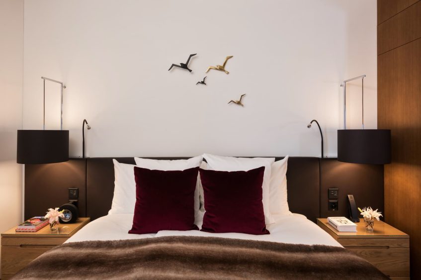 Palace Hotel - Burgenstock Hotels & Resort - Obburgen, Switzerland - Palace Lakeview Suite Bed