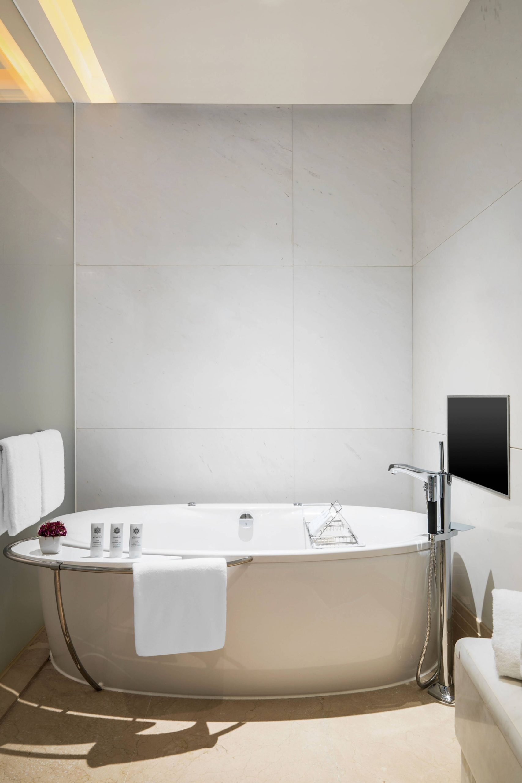The St. Regis Chengdu Hotel – Chengdu, Sichuan, China – Empire Suite Bathroom
