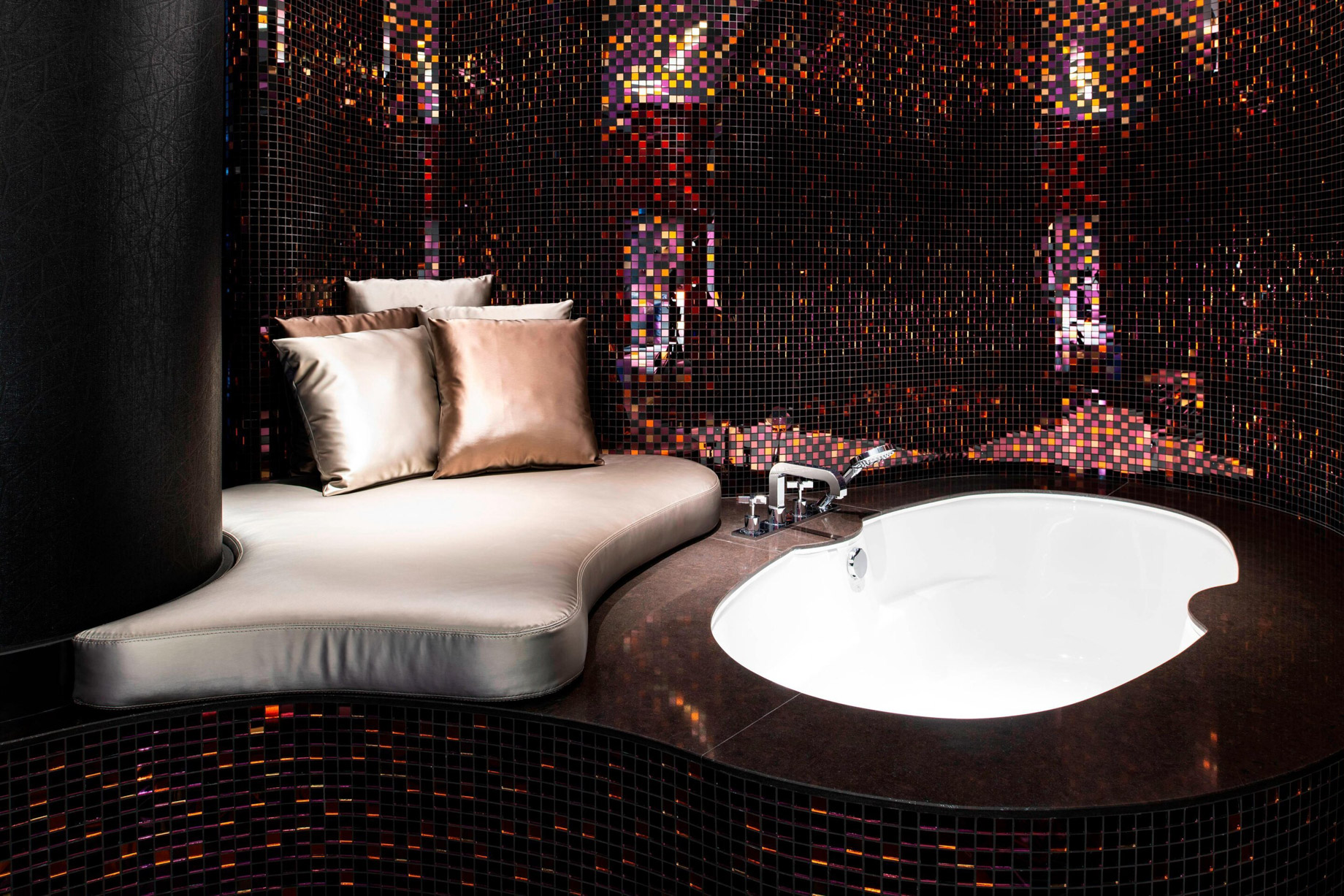 W Dubai The Palm Resort – Dubai, UAE – Cool Corner Suite Bathtub