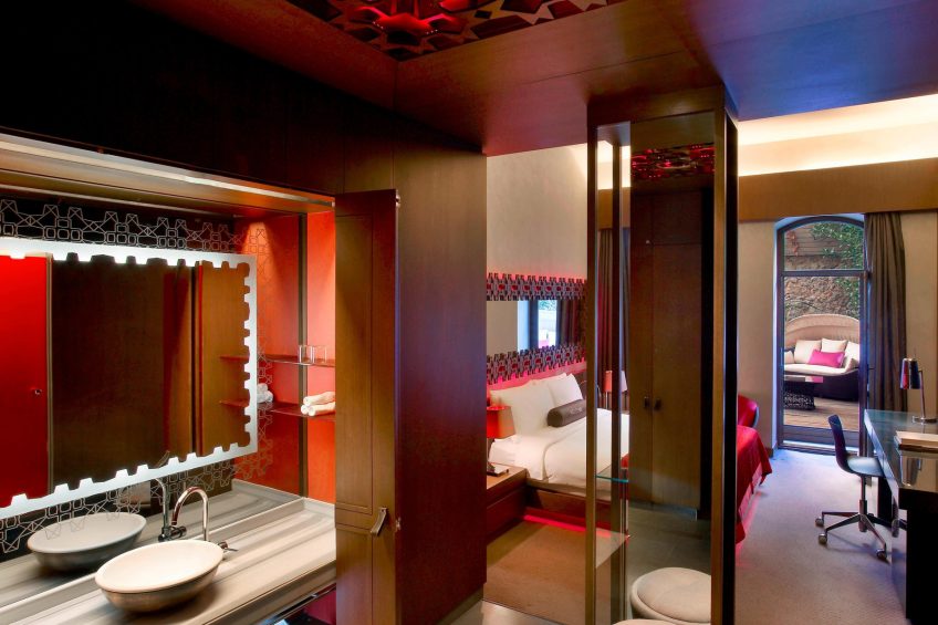 W Istanbul Hotel - Istanbul, Turkey - Spectacular Room