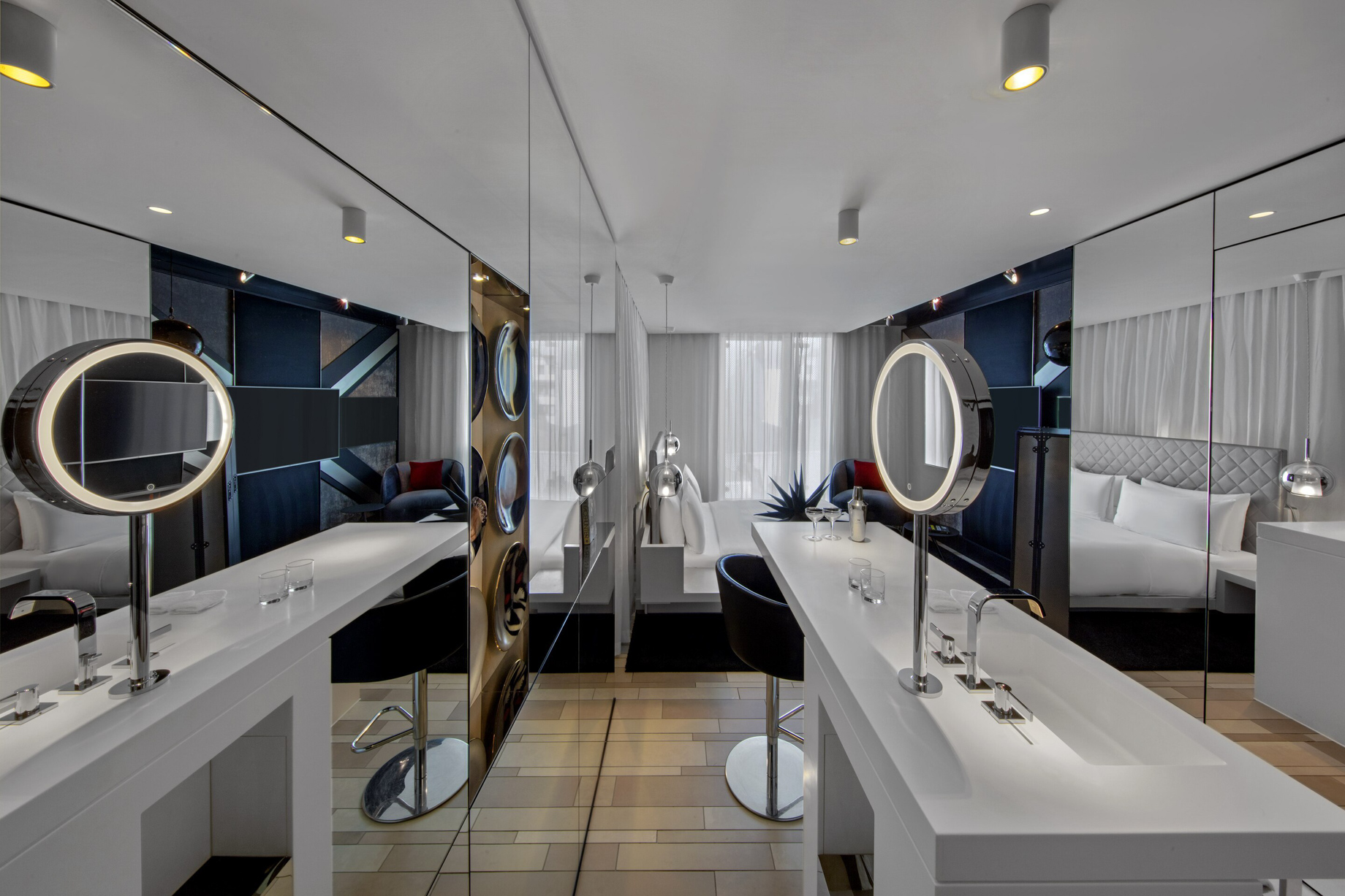 W London Hotel – London, United Kingdom – Fabulous King Guest Room Vanity