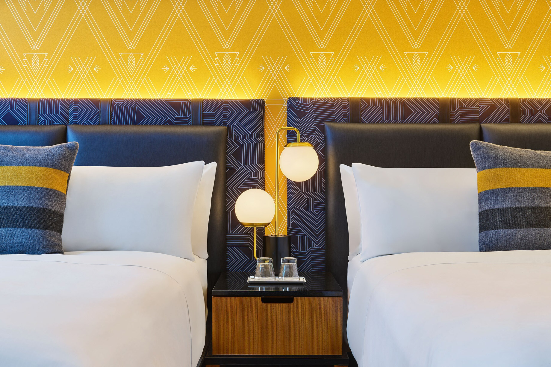 W Minneapolis The Foshay Hotel – Minneapolis, MN, USA – Wonderful Guest Room Beds
