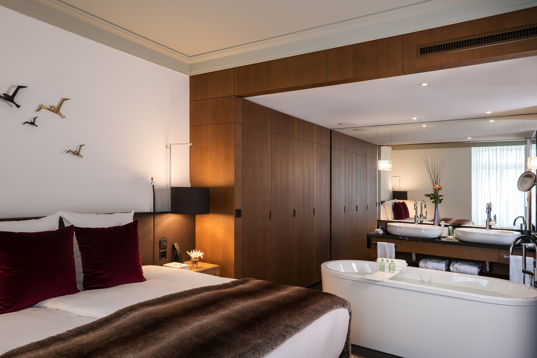 Palace Hotel - Burgenstock Hotels & Resort - Obburgen, Switzerland - Palace Lakeview Suite Bathroom