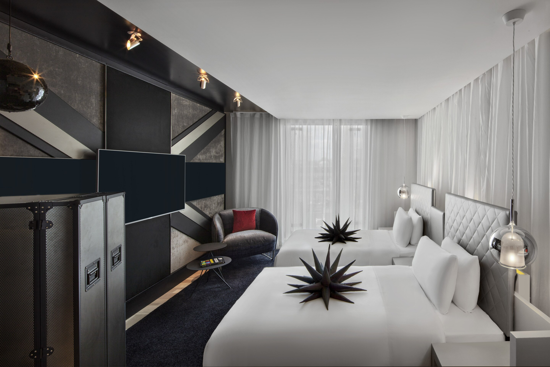 W London Hotel – London, United Kingdom – Fabulous Twin Guest Room Bed
