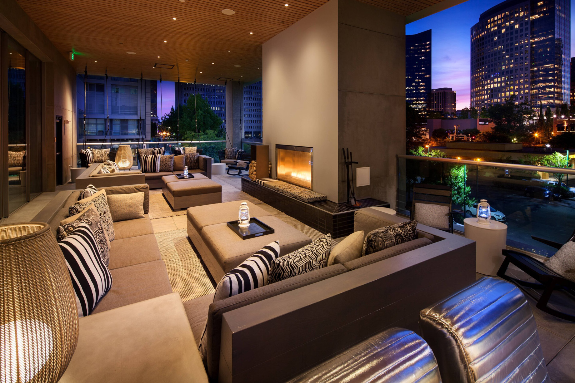 W Bellevue Hotel - Bellevue, WA, USA - Porch