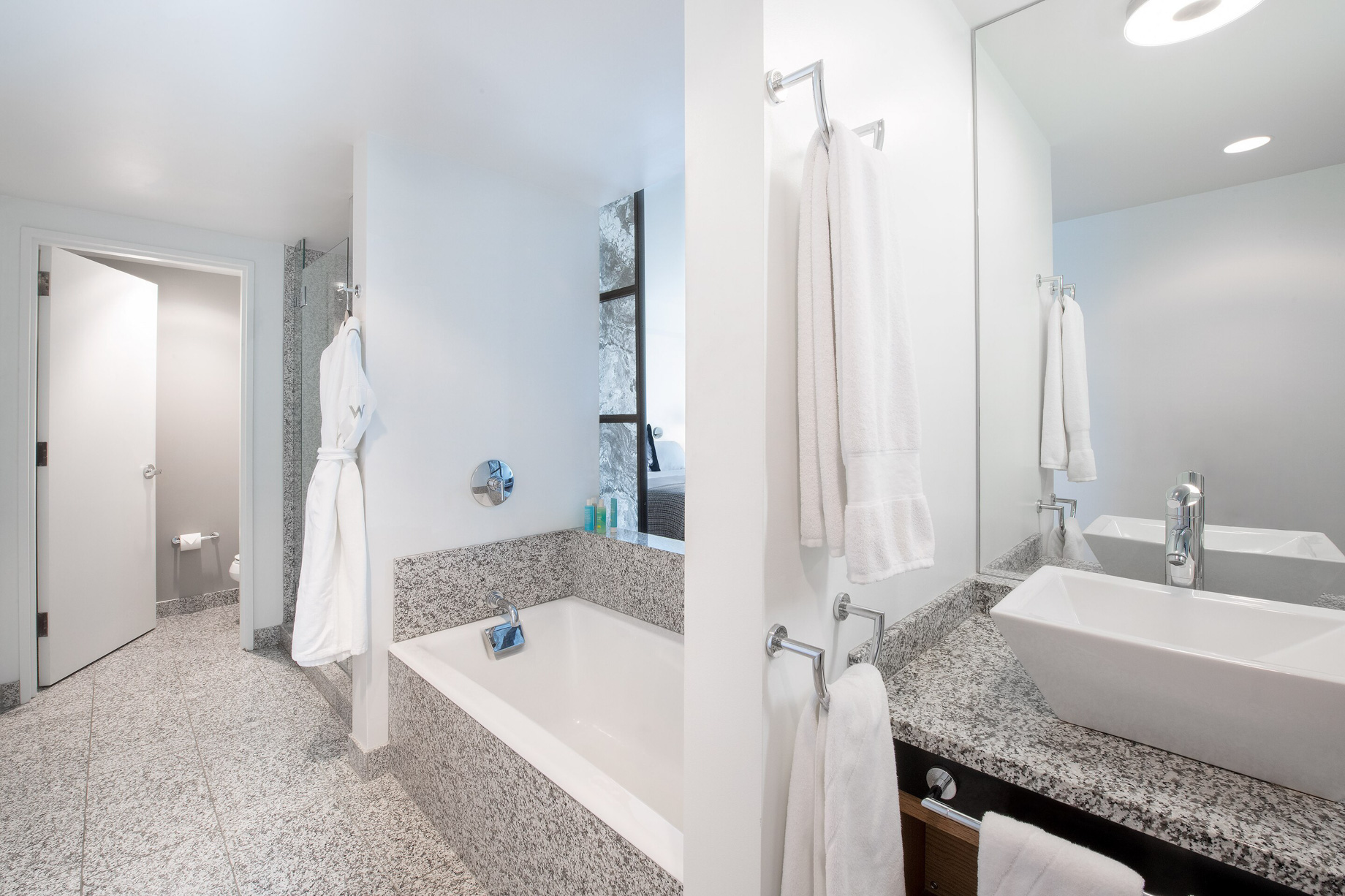 W Boston Hotel – Boston, MA, USA – Marvelous Suite Bathroom