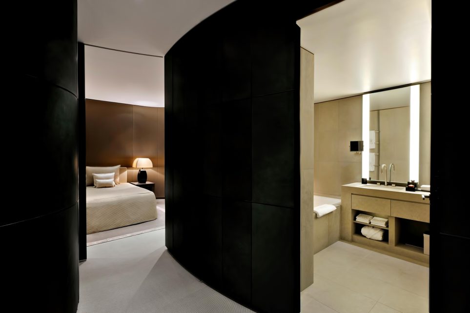 Armani Hotel Dubai - Burj Khalifa, Dubai, UAE - Armani Fountain Suite Bathroom