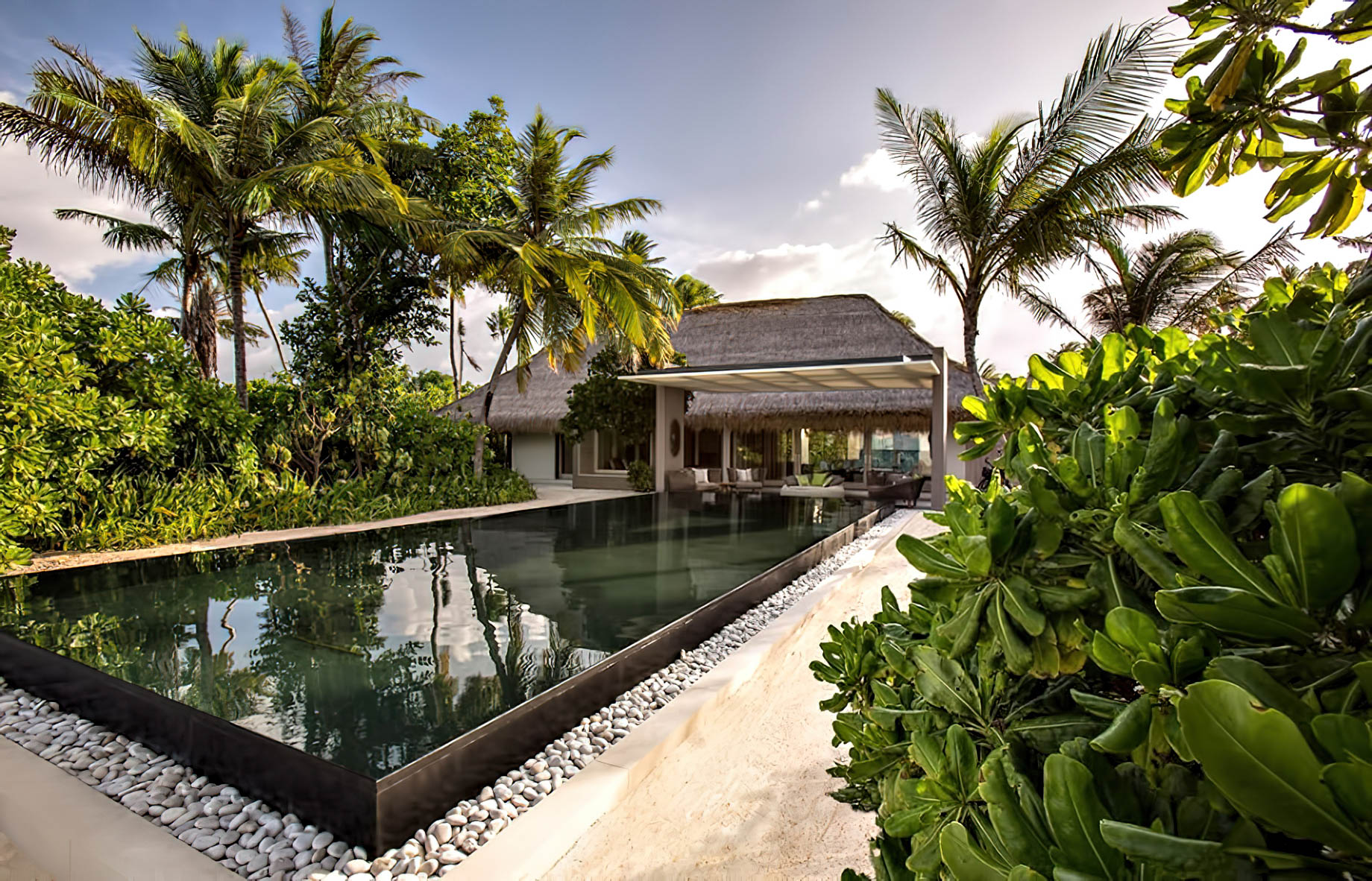 Cheval Blanc Randheli Resort – Noonu Atoll, Maldives – Infinity Pool