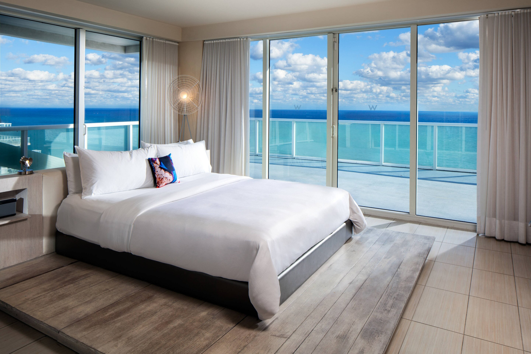 W Fort Lauderdale Hotel – Fort Lauderdale, FL, USA – Extreme Wow Suite Bedroom