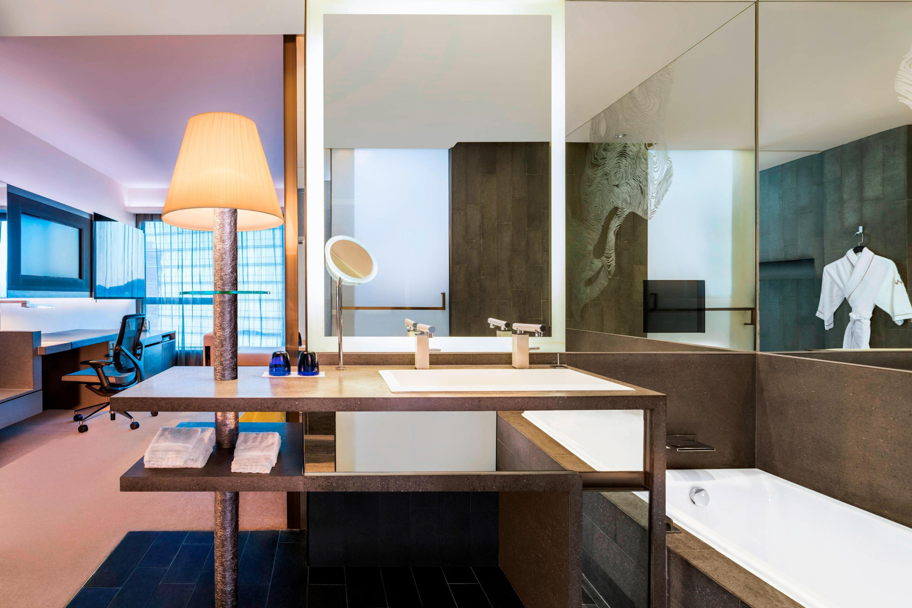 W Hong Kong Hotel – Hong Kong – Spectacular Room Bathroom