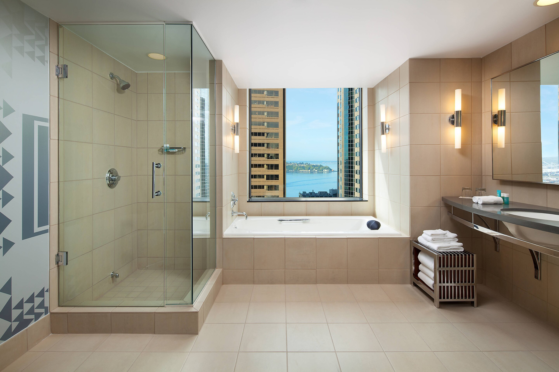 W Seattle Hotel – Seattle, WA, USA – WOW Suite Bathroom
