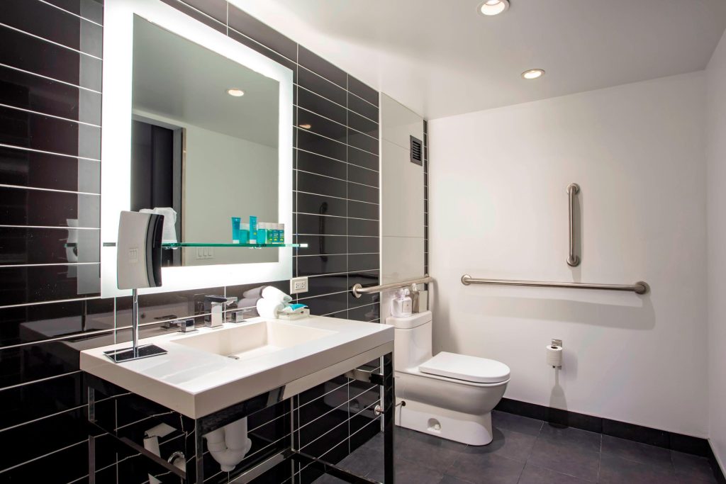 W Chicago Lakeshore Hotel - Chicago, IL, USA - Wonderful Accessible Bathroom