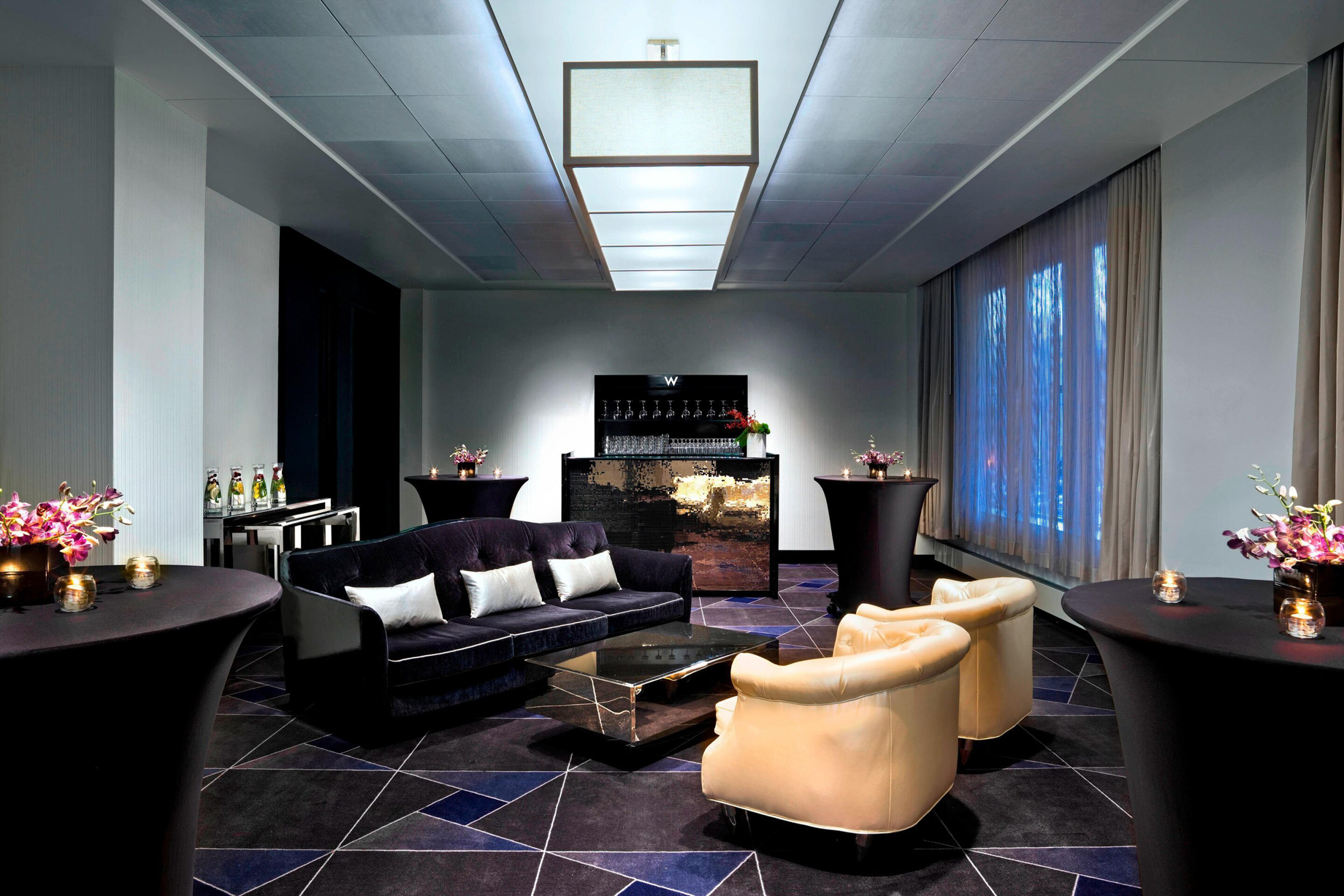 W Minneapolis The Foshay Hotel – Minneapolis, MN, USA – Strategy Room Seating