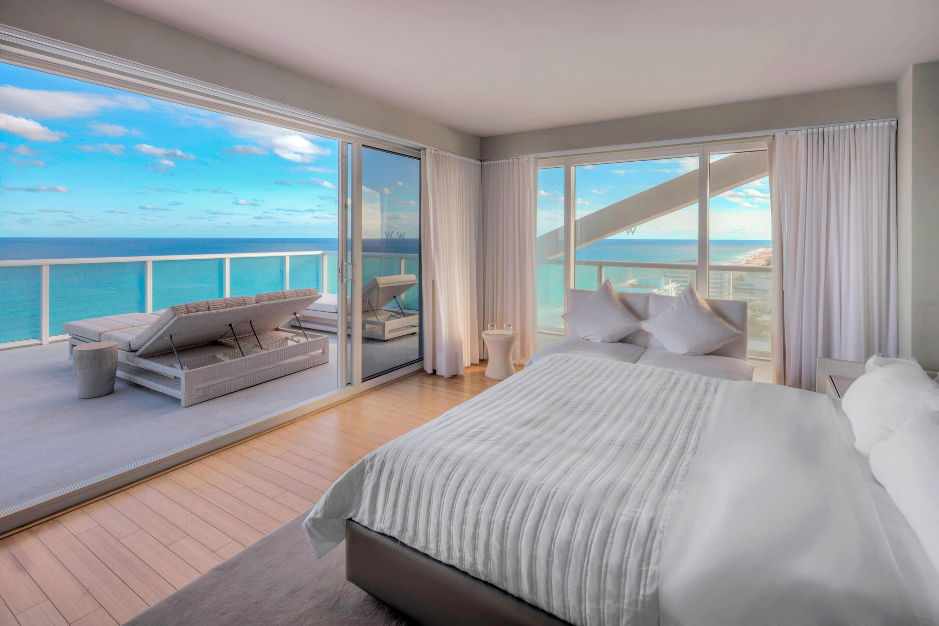 W Fort Lauderdale Hotel – Fort Lauderdale, FL, USA – Wow Suite Bedroom