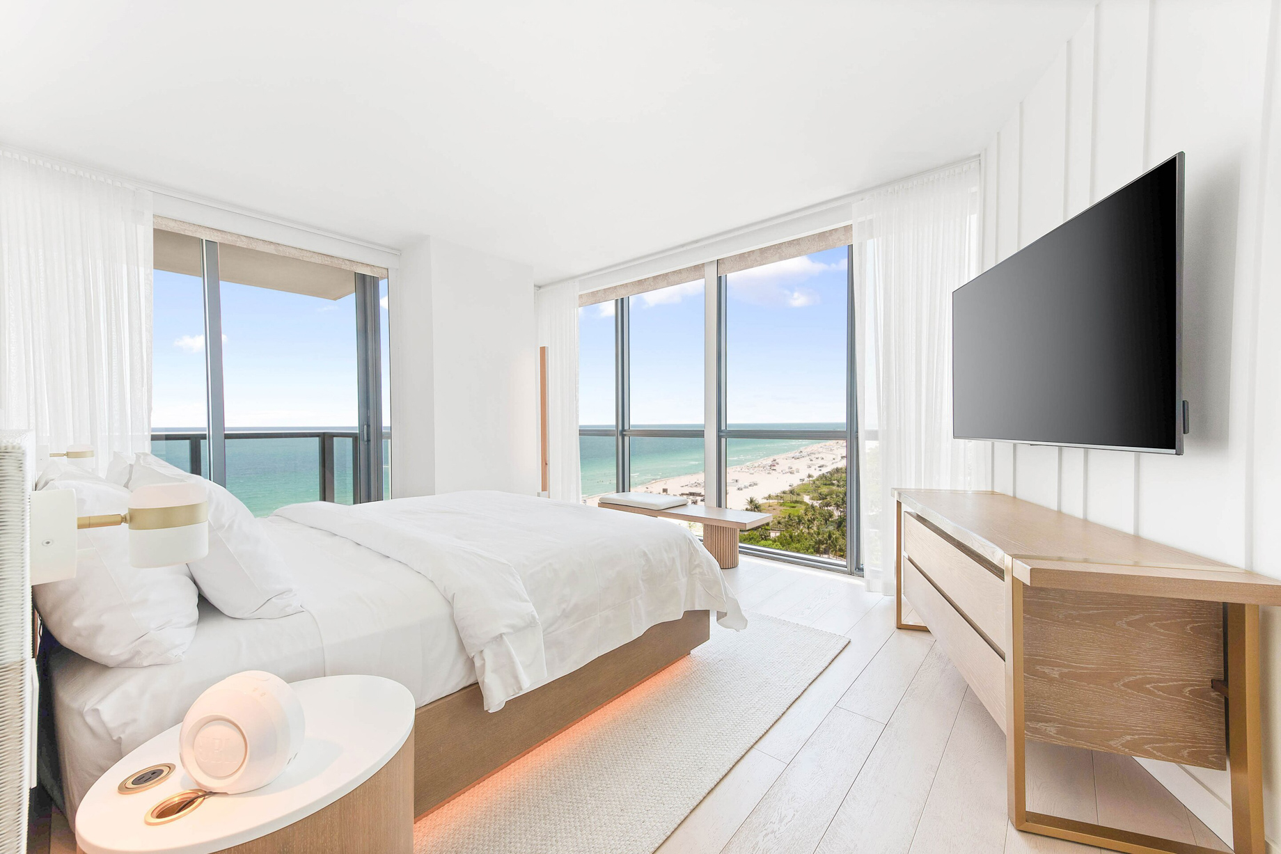 W South Beach Hotel – Miami Beach, FL, USA – E Wow Suite Second Bedroom
