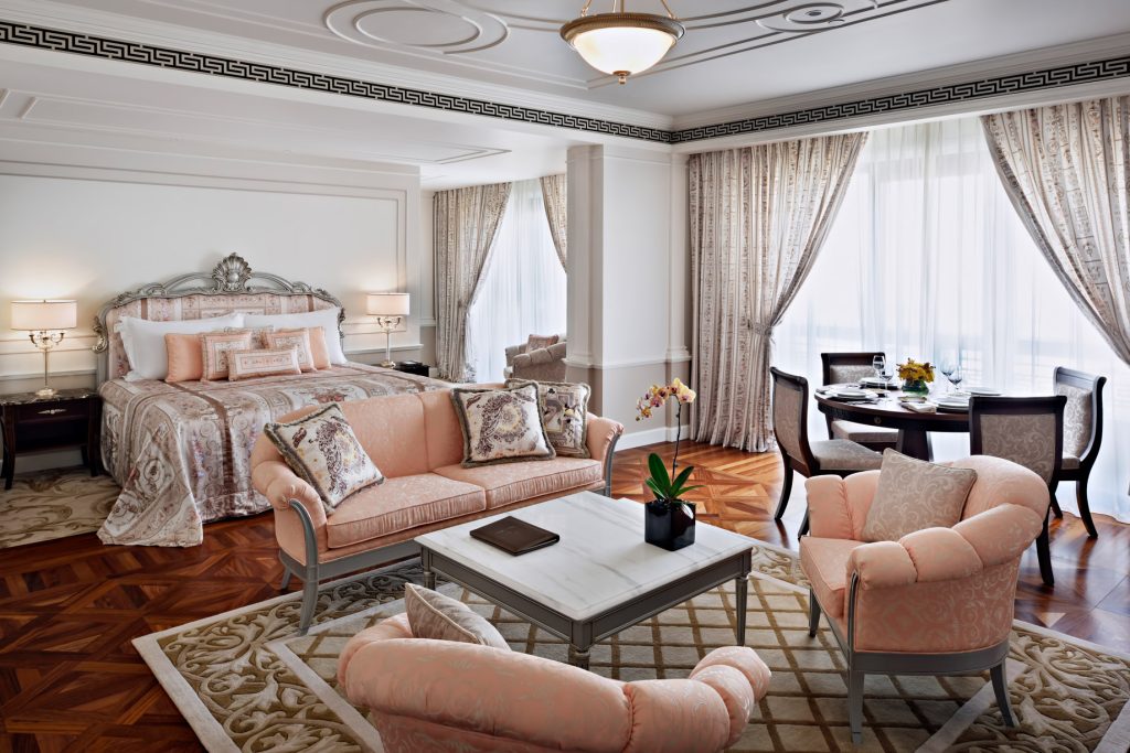Palazzo Versace Dubai Hotel - Jaddaf Waterfront, Dubai, UAE - Junior Suite Bedroom
