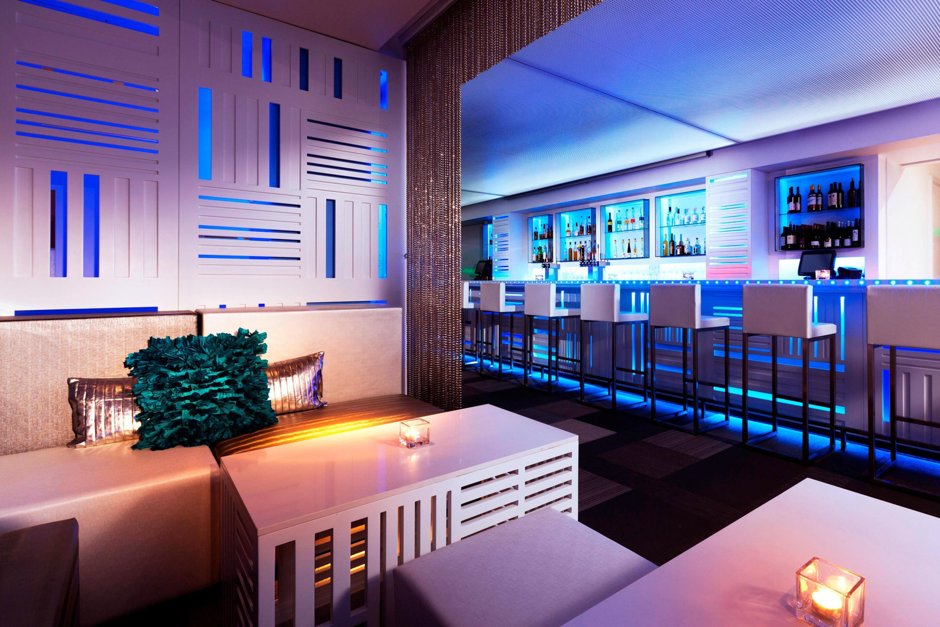 W San Francisco Hotel - San Francisco, CA, USA - Upstairs Bar and Lounge