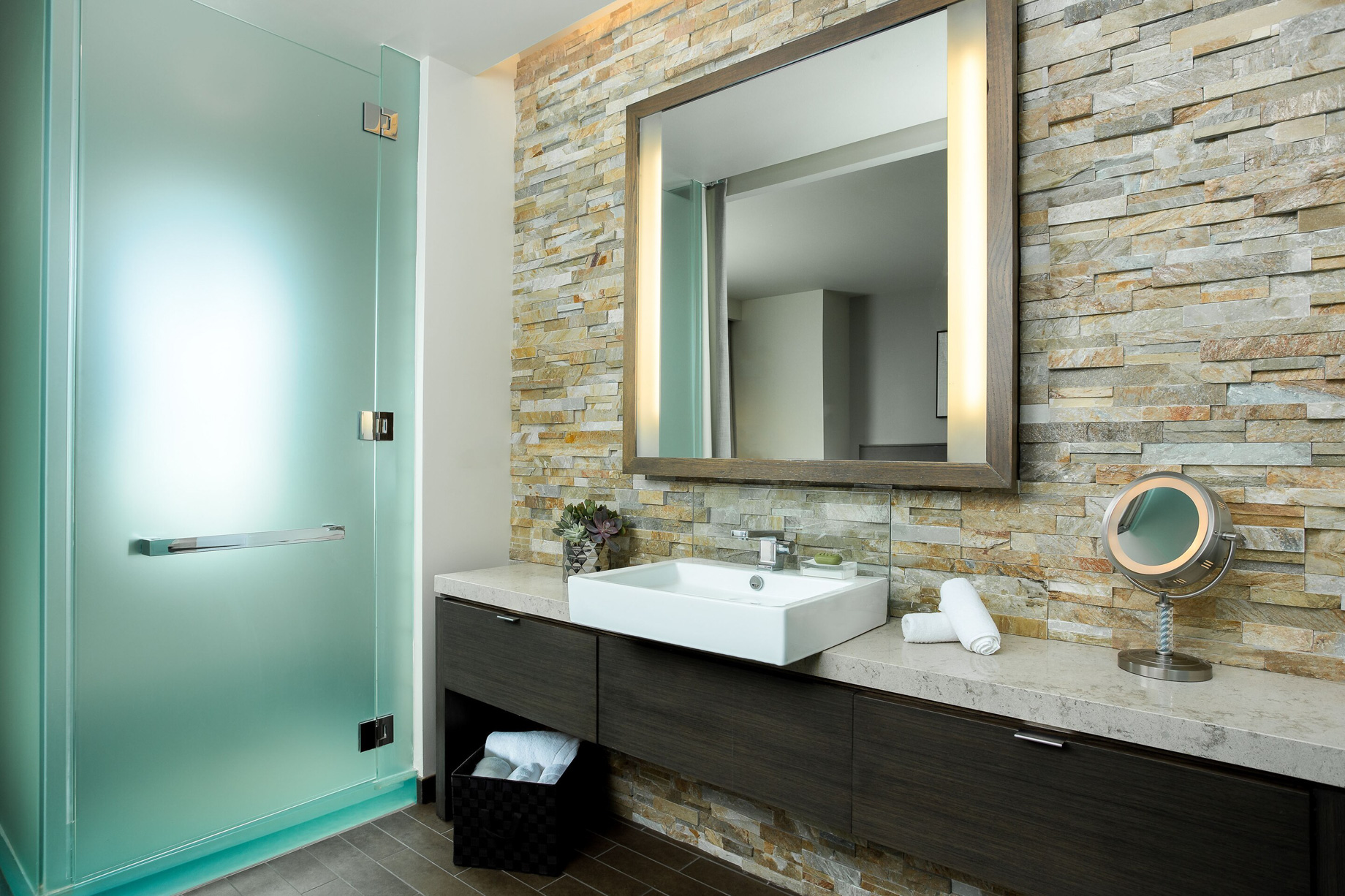 W Scottsdale Hotel – Scottsdale, AZ, USA – Suite Bathroom